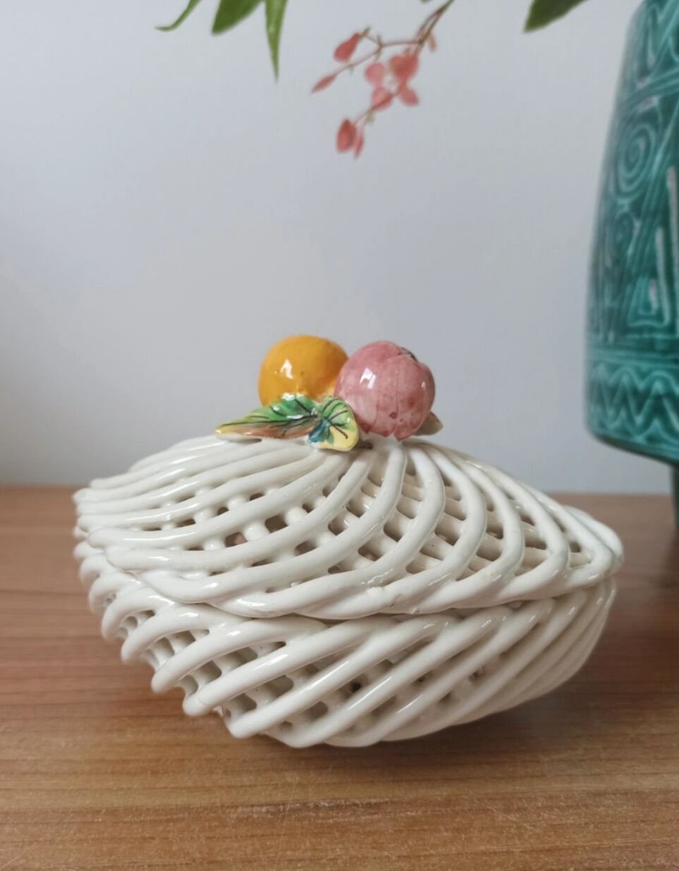 Vintage woven box - Fruit decor in slipware