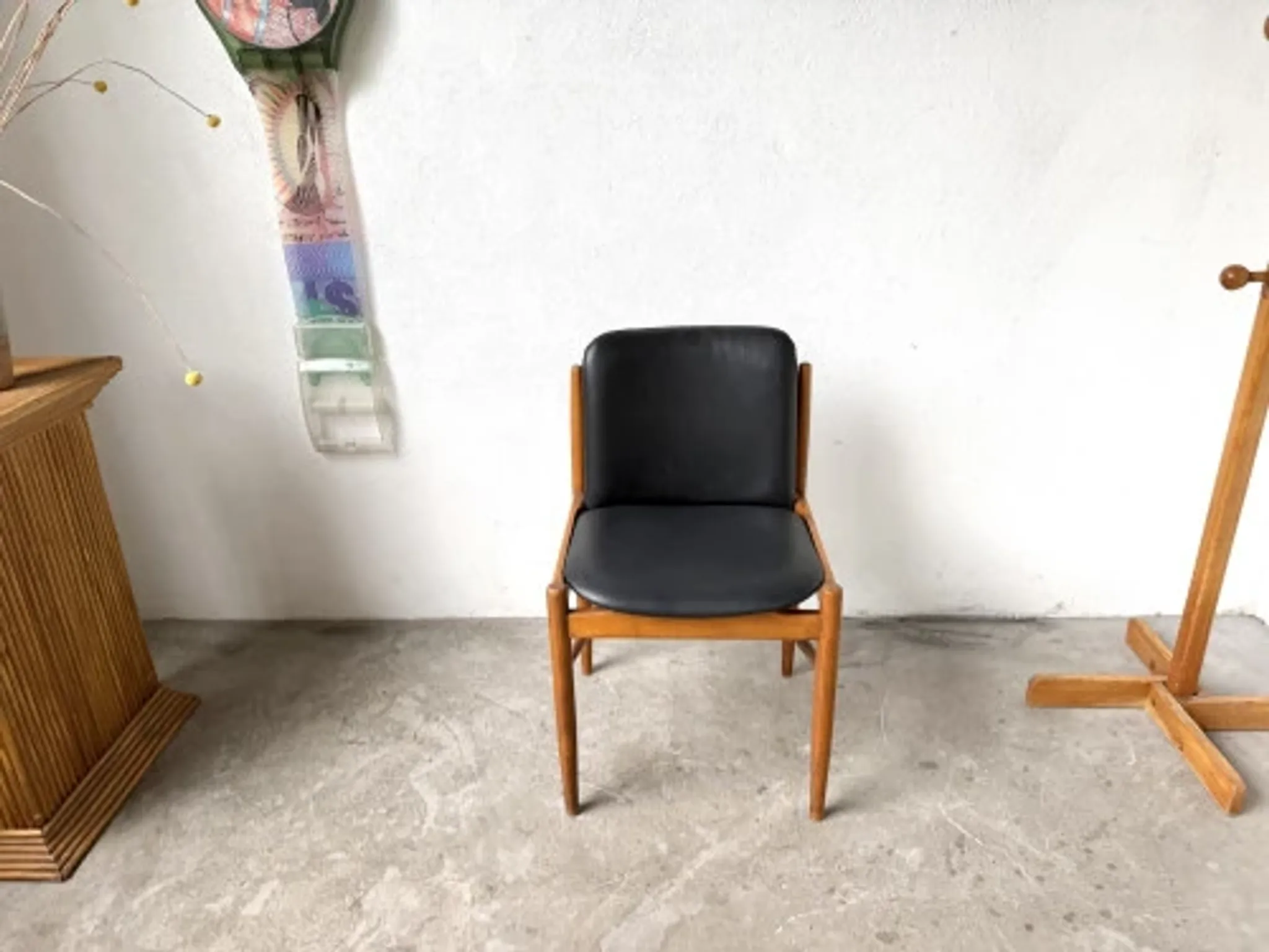 Scandinavian chair in beech and black faux leather, 1960s