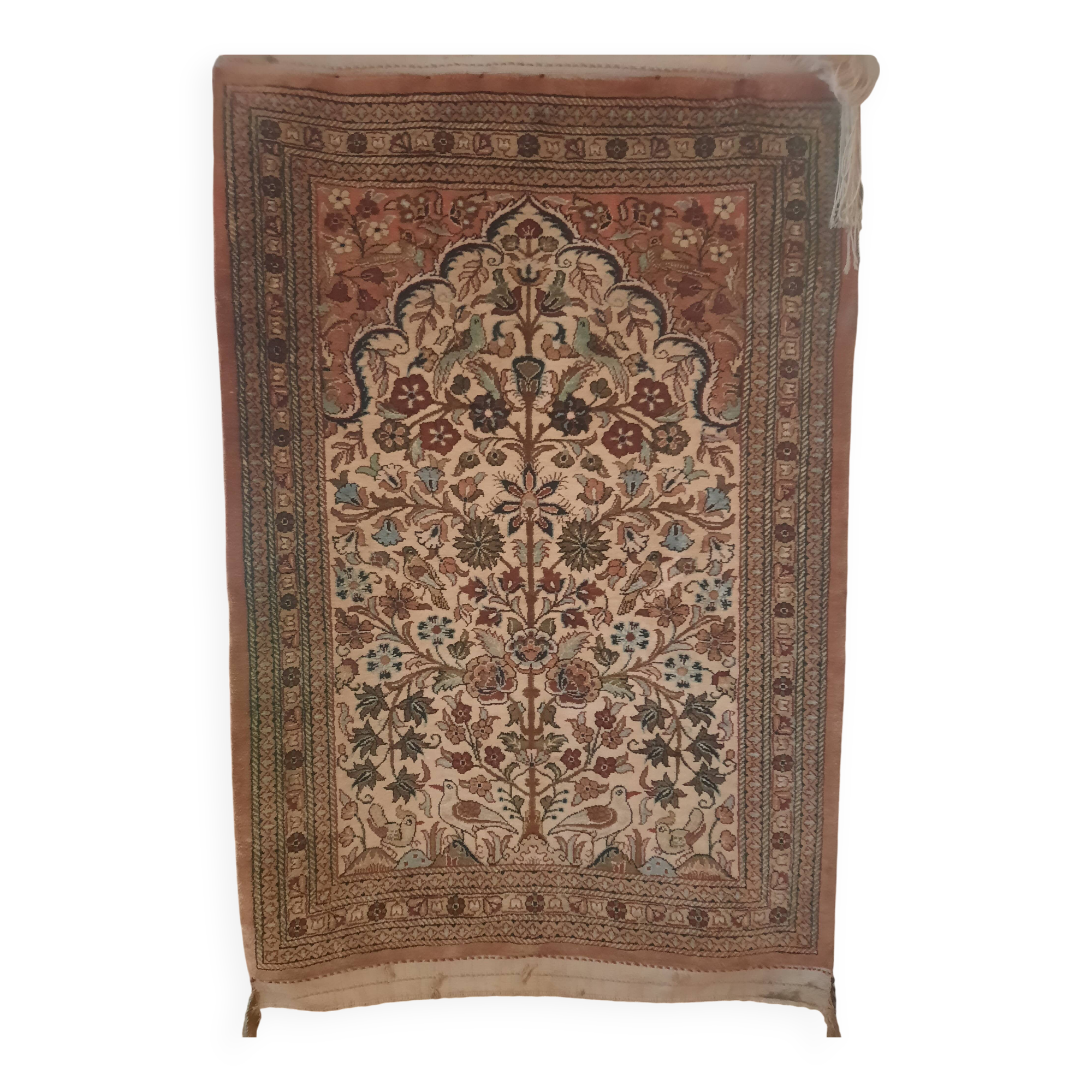 Fine wool and silk carpet