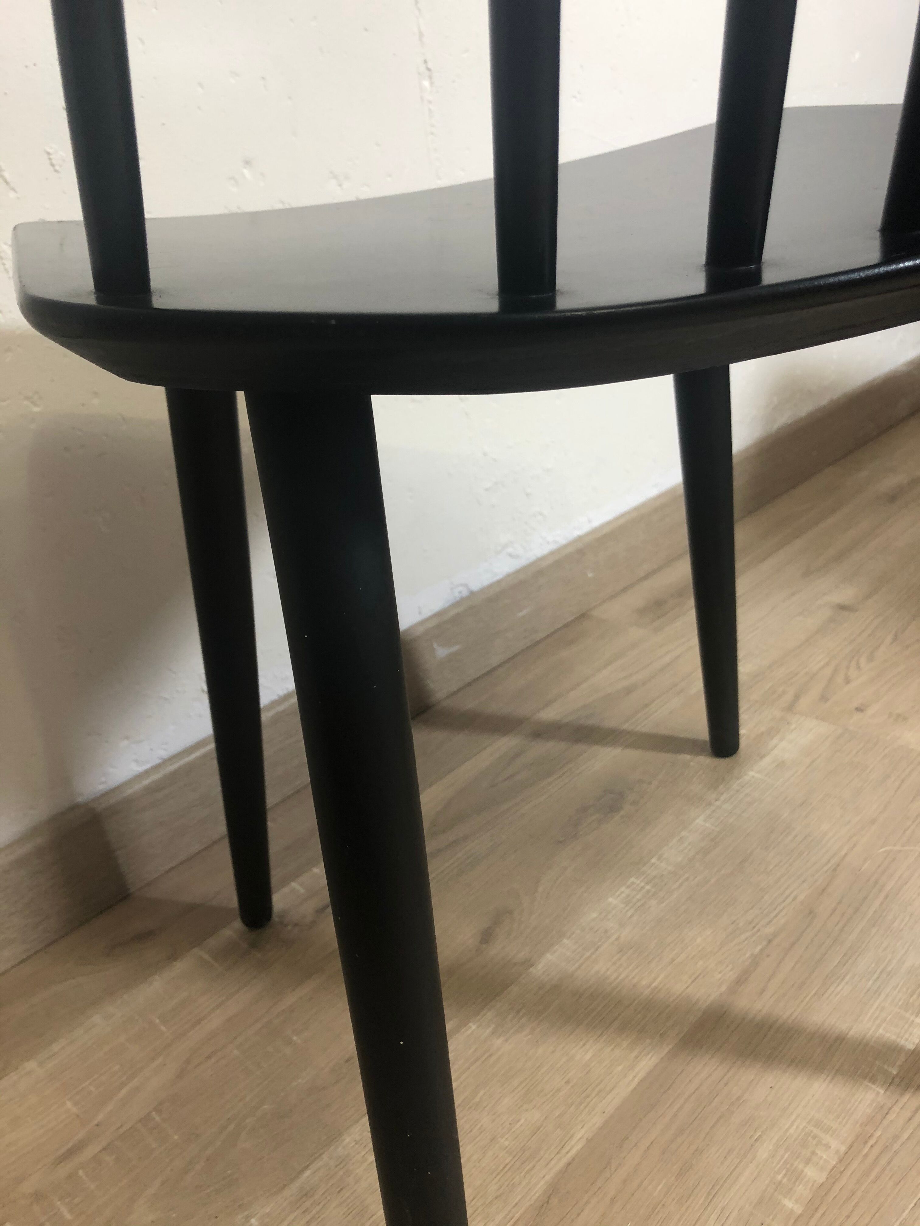 Scandinavian chairs model Stick Back