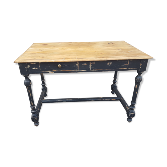 Black and wood table desk