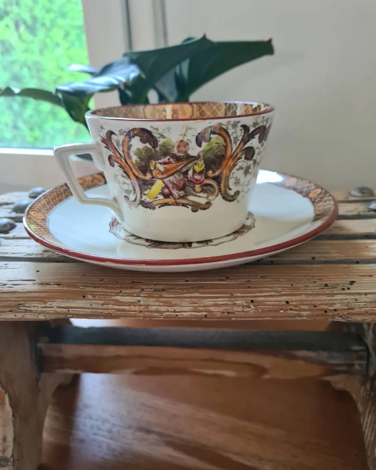 Tasse à thé Digoin Sarreguemines fn 19ème