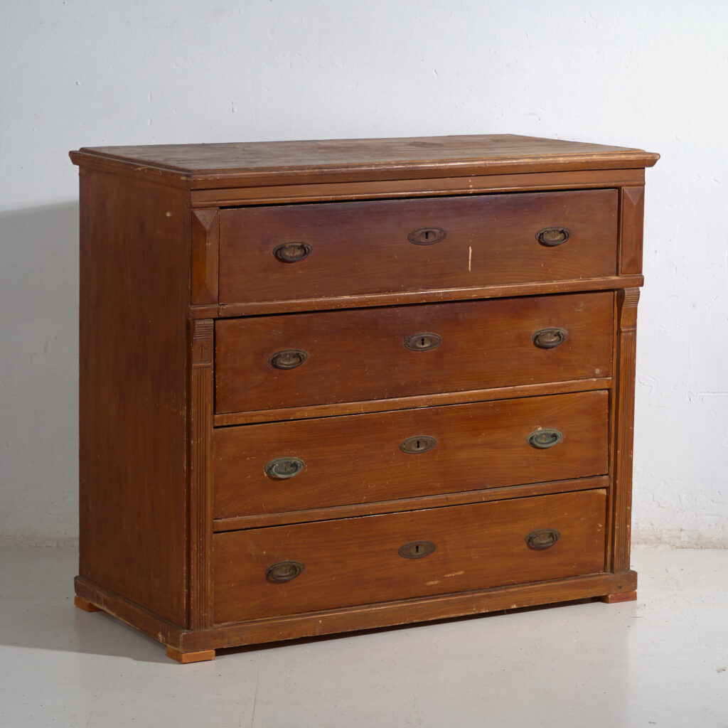Central European antique chest of drawers with four drawers – Central Europe, circa 1910