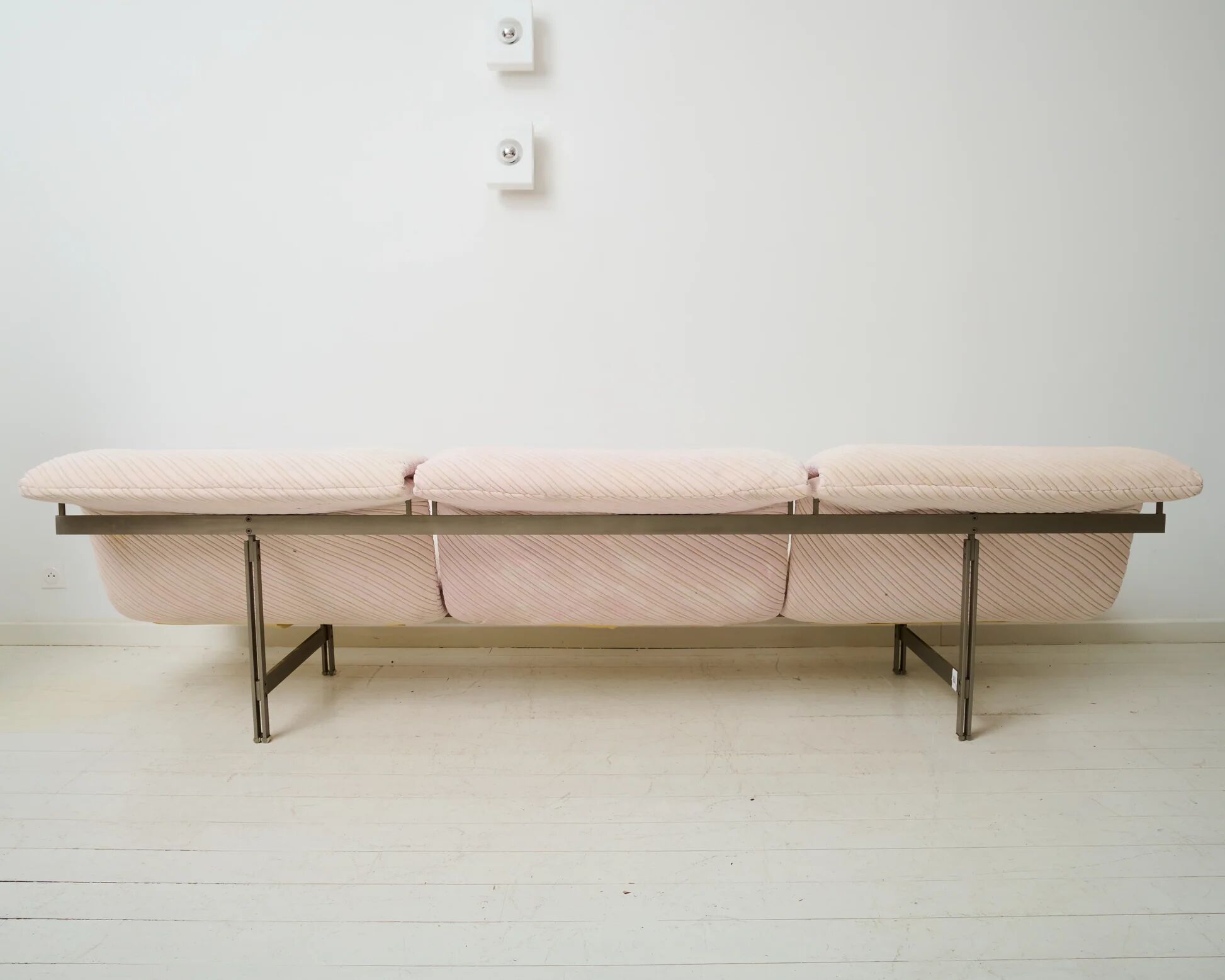 "Wave" sofa, Giovanni Offredi, Saporiti, 1970s