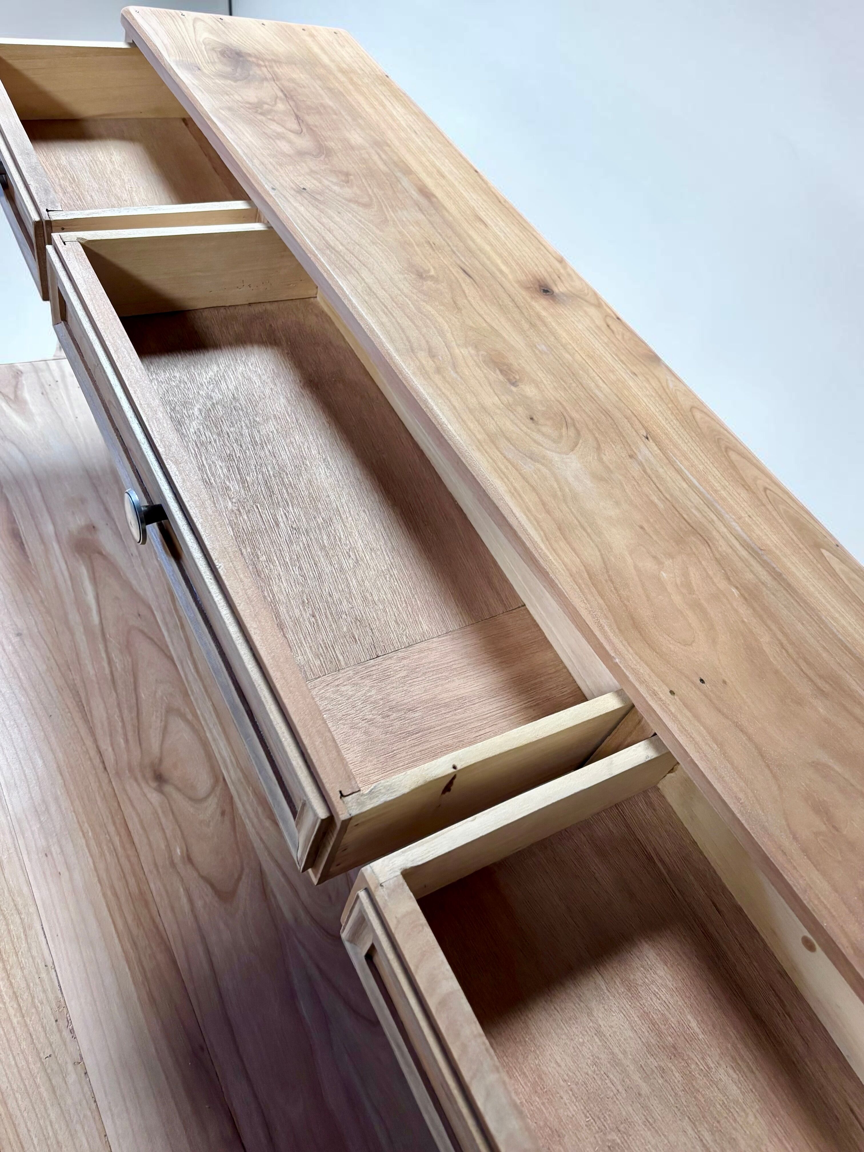 Bureau à gradin style Louis XVI en merisier massif rénové
