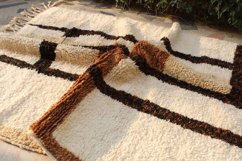 Tapis azilal Tissé main traditionnelle taille 200 x 305 cm