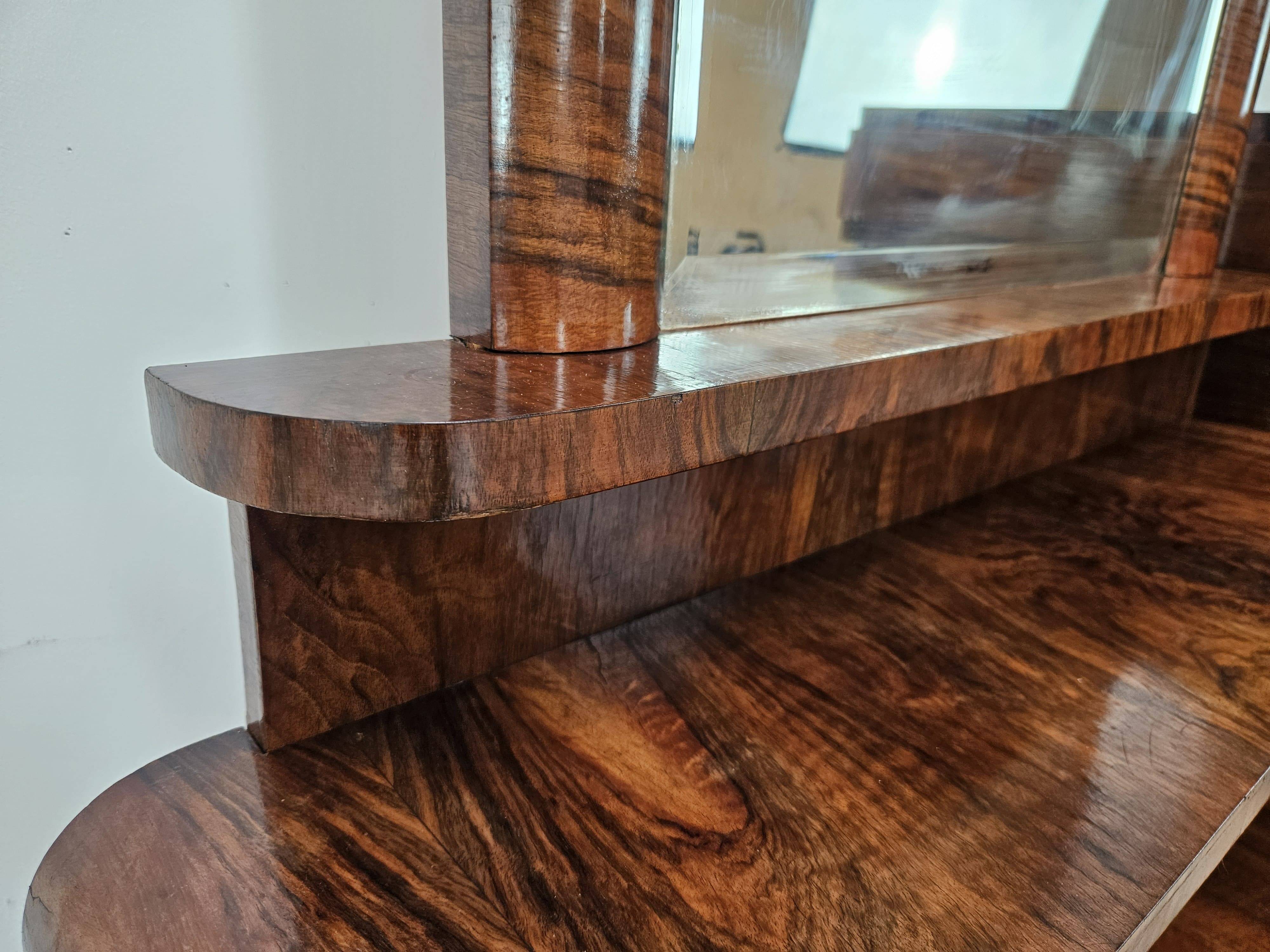 Art Decò dressing table in walnut root with mirror