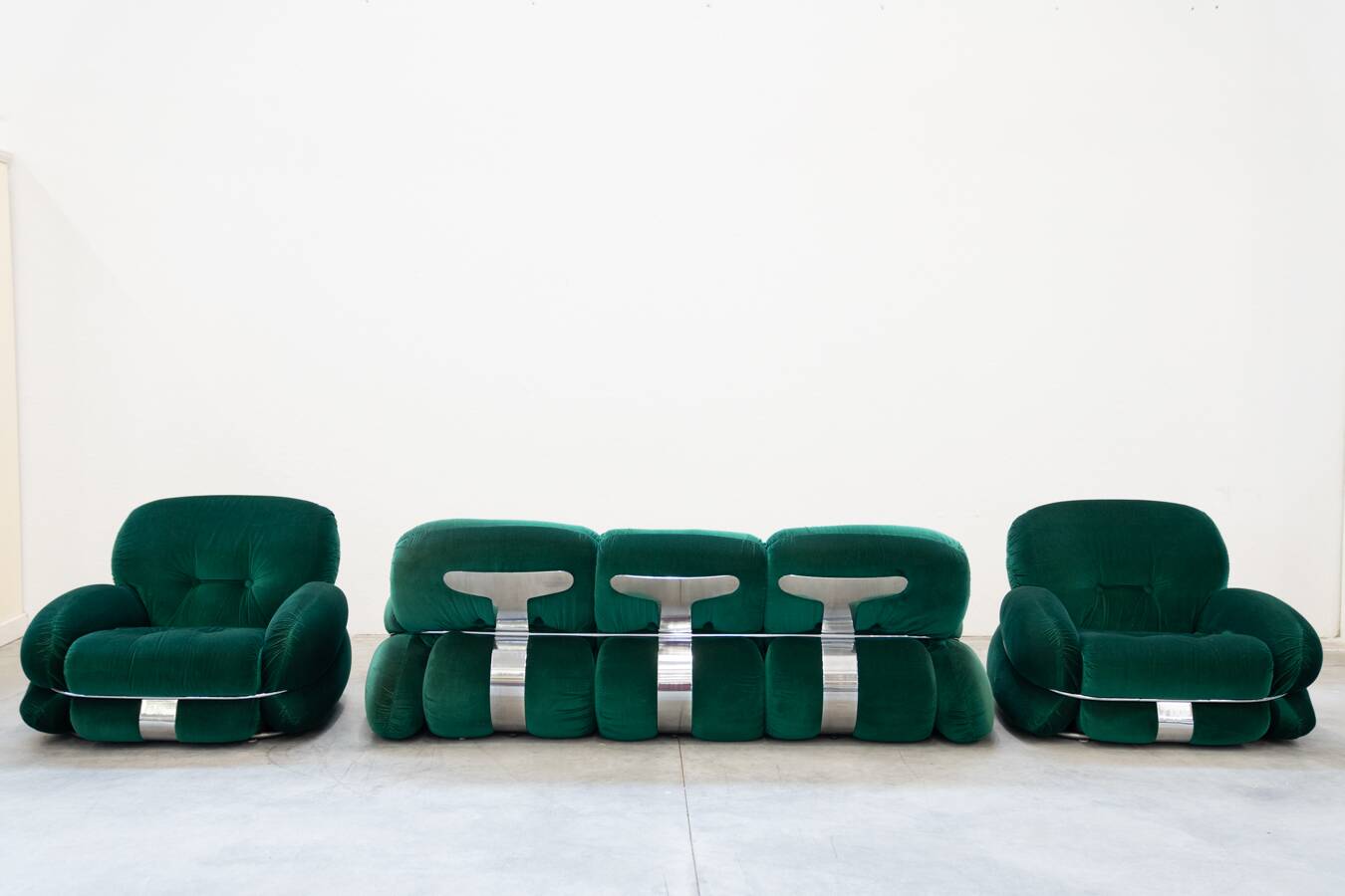 Living room, 2 armchairs and 3-seater sofa, OKAY model, Adriano Piazzesi, 1970