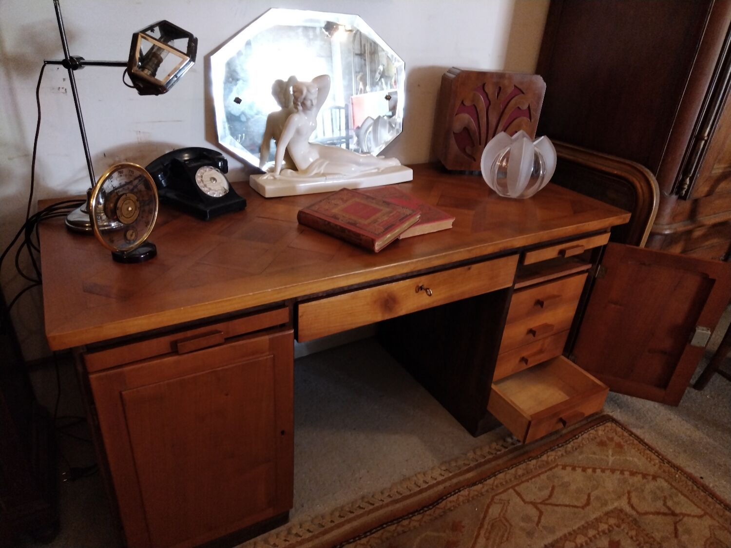 Art Deco functionalist office