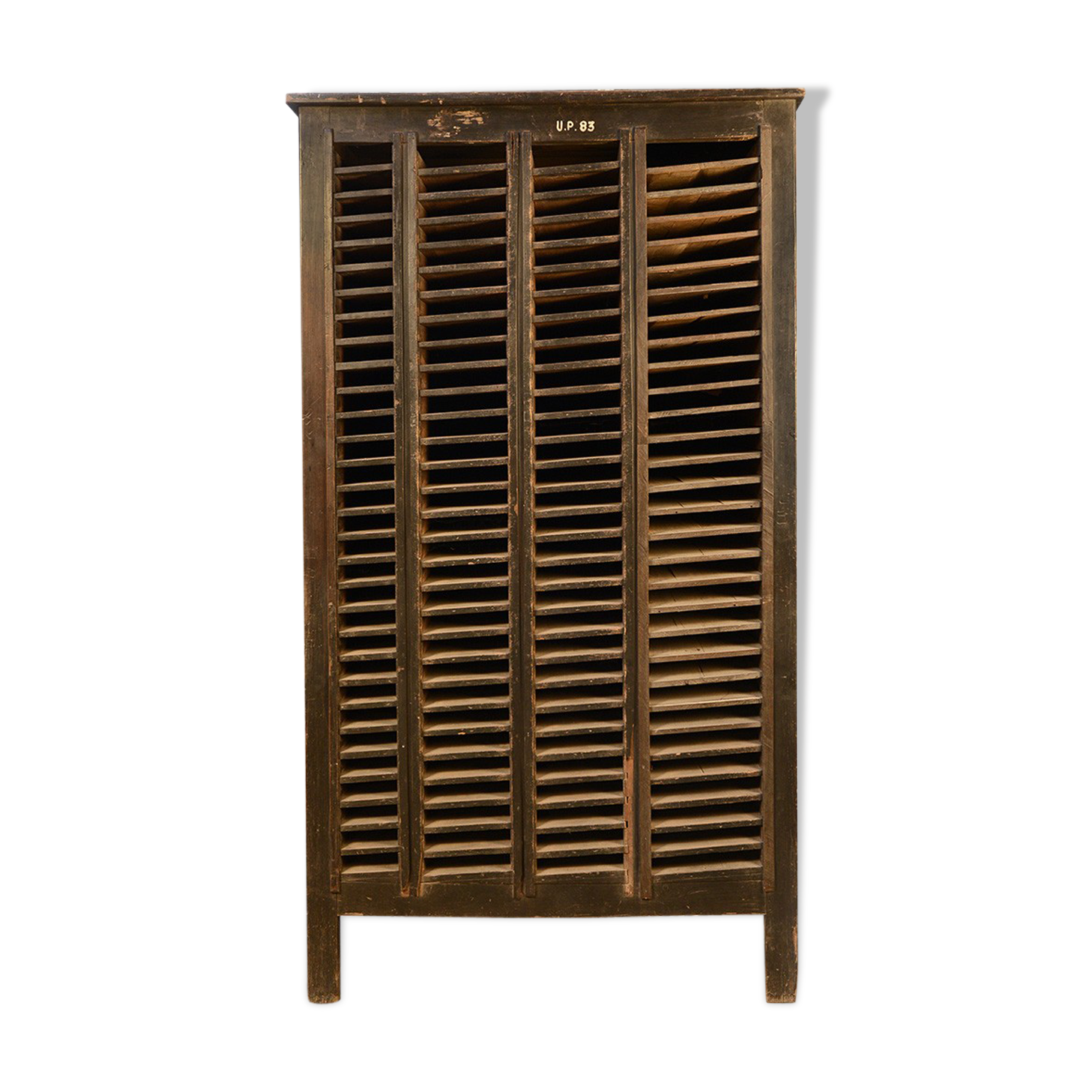 Meuble de trie postal