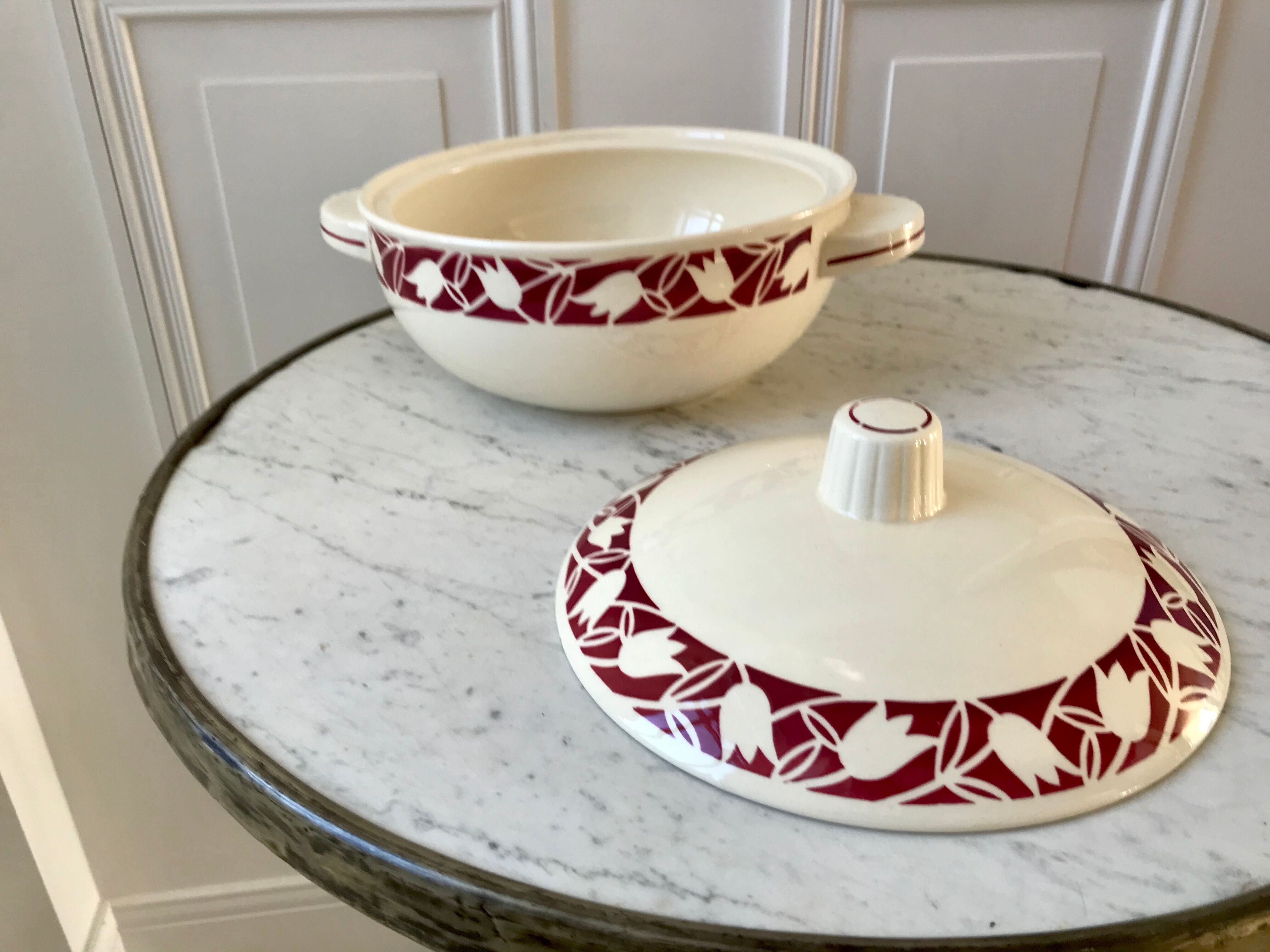 Tureen Badonviller tulips burgundy 30s-40s