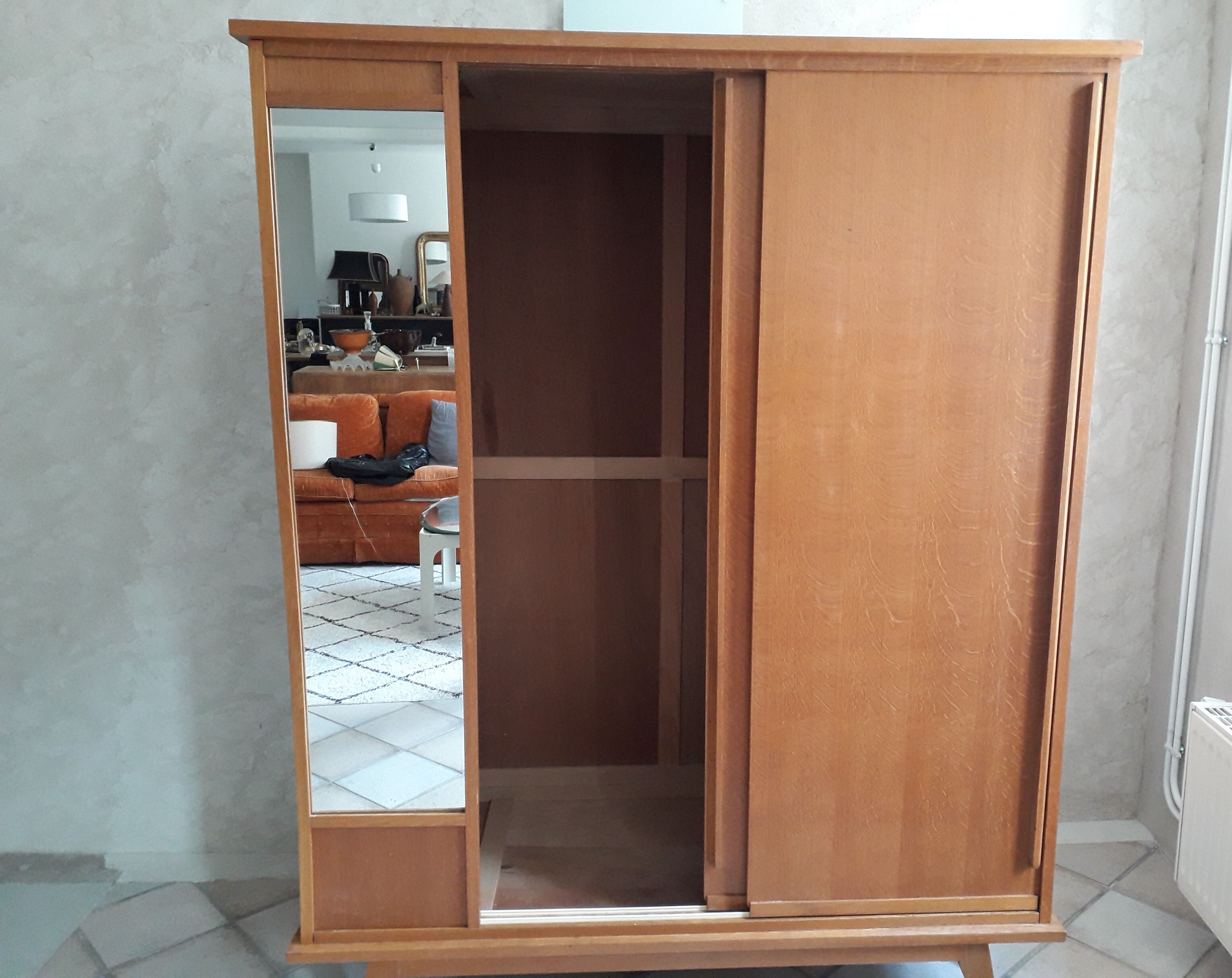 Armoire vintage