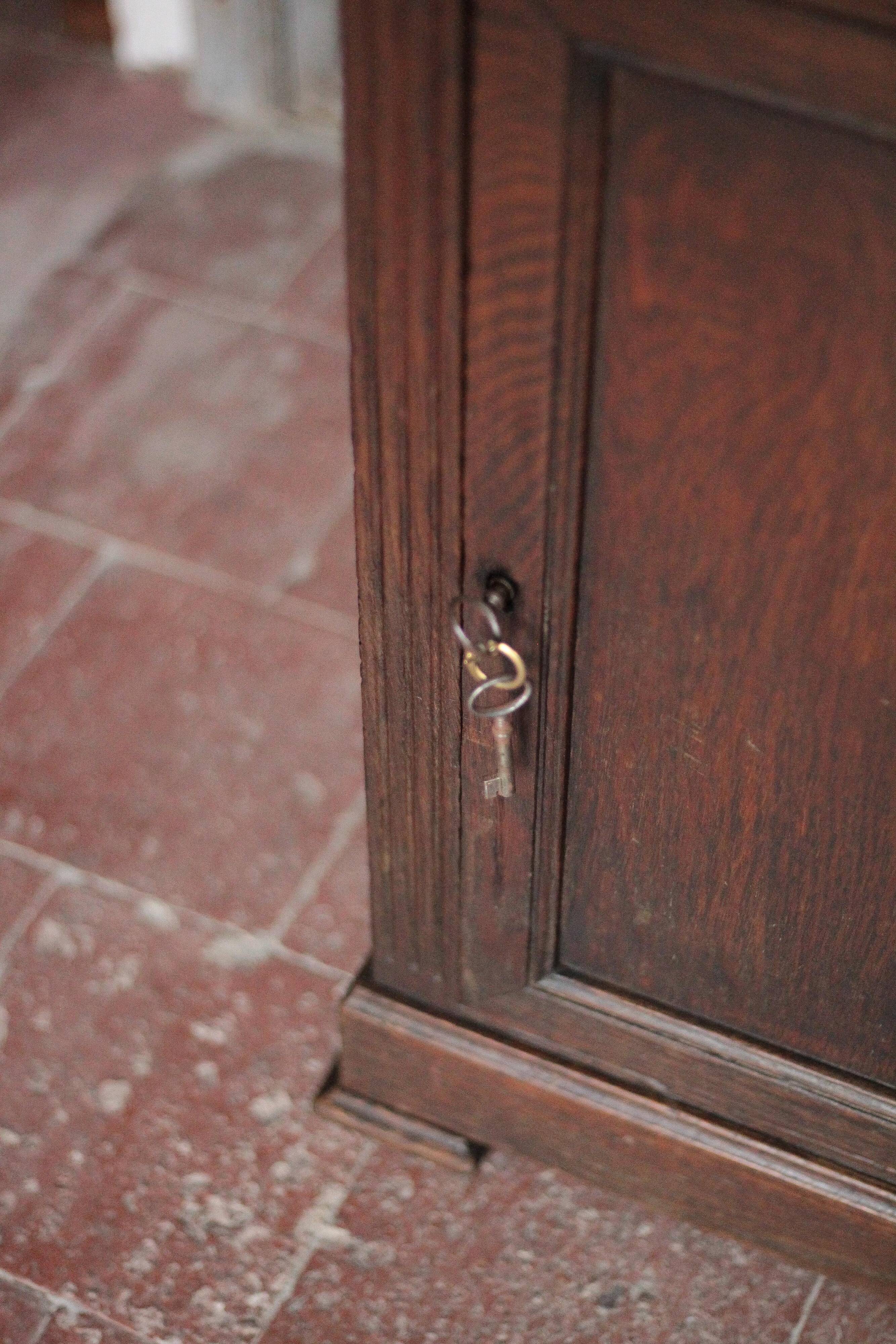 Wooden cabinet with 1 door, jam cabinet, storage unit.