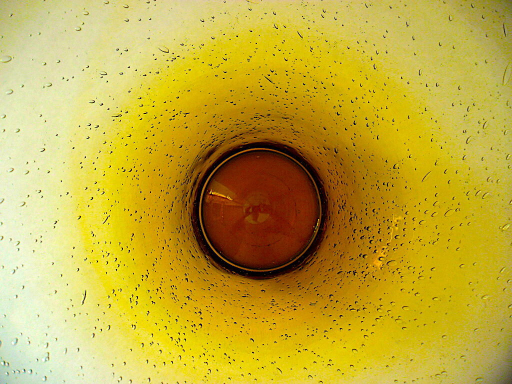 Vase à fond plat en verre bullé par la verrerie de Biot