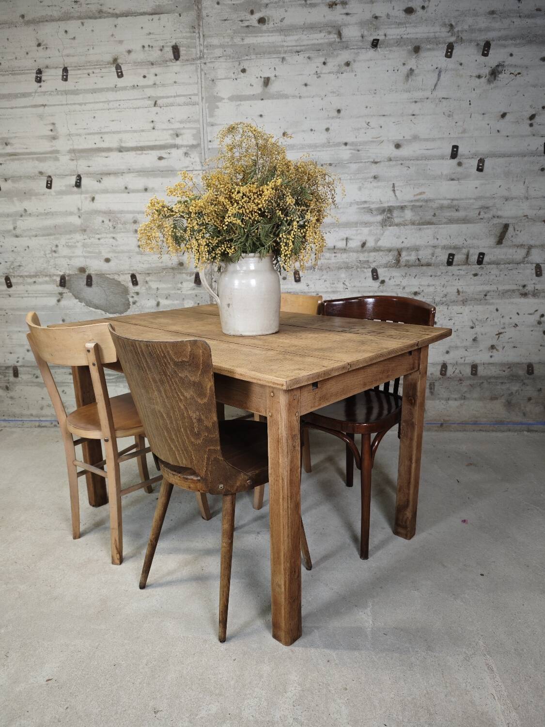 Farmhouse table for 6 people