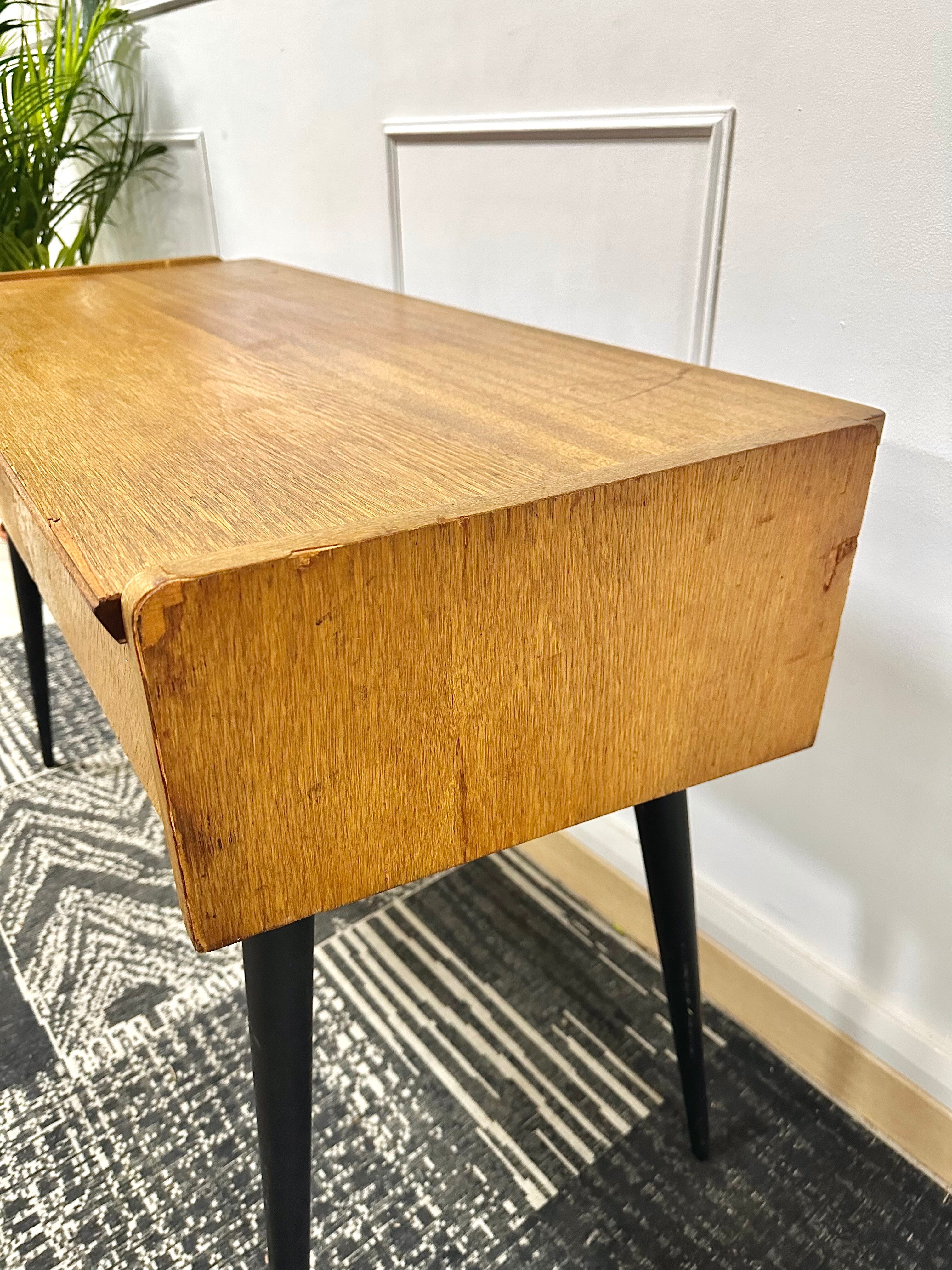 Scandinavian console