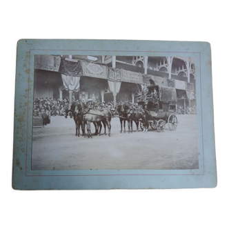 Photographie ancienne 1900 diligence chevaux tapis d'Orient, Bretagne