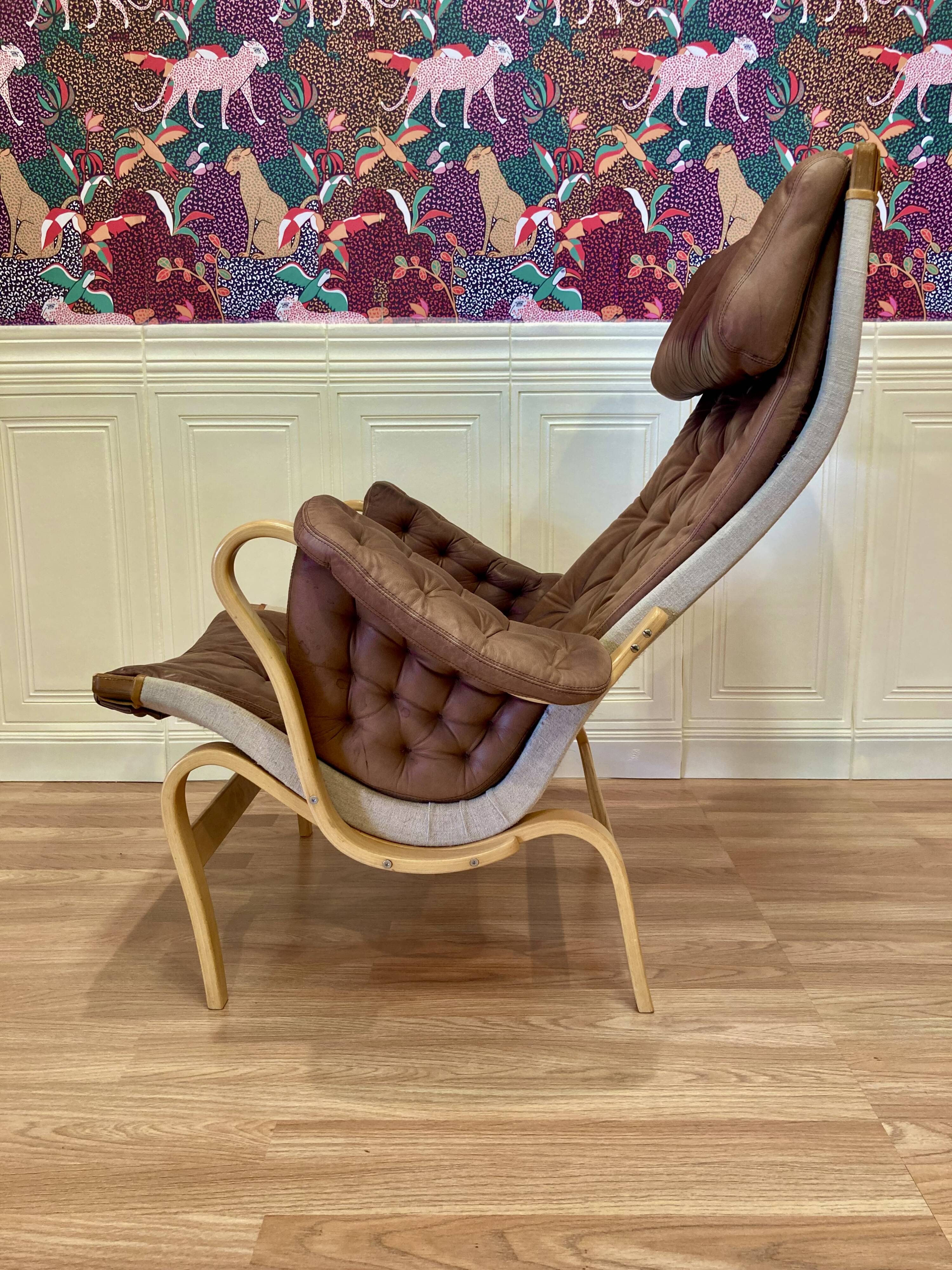 "Pernilla" leather armchair "Bruno Mathsson" 1960.