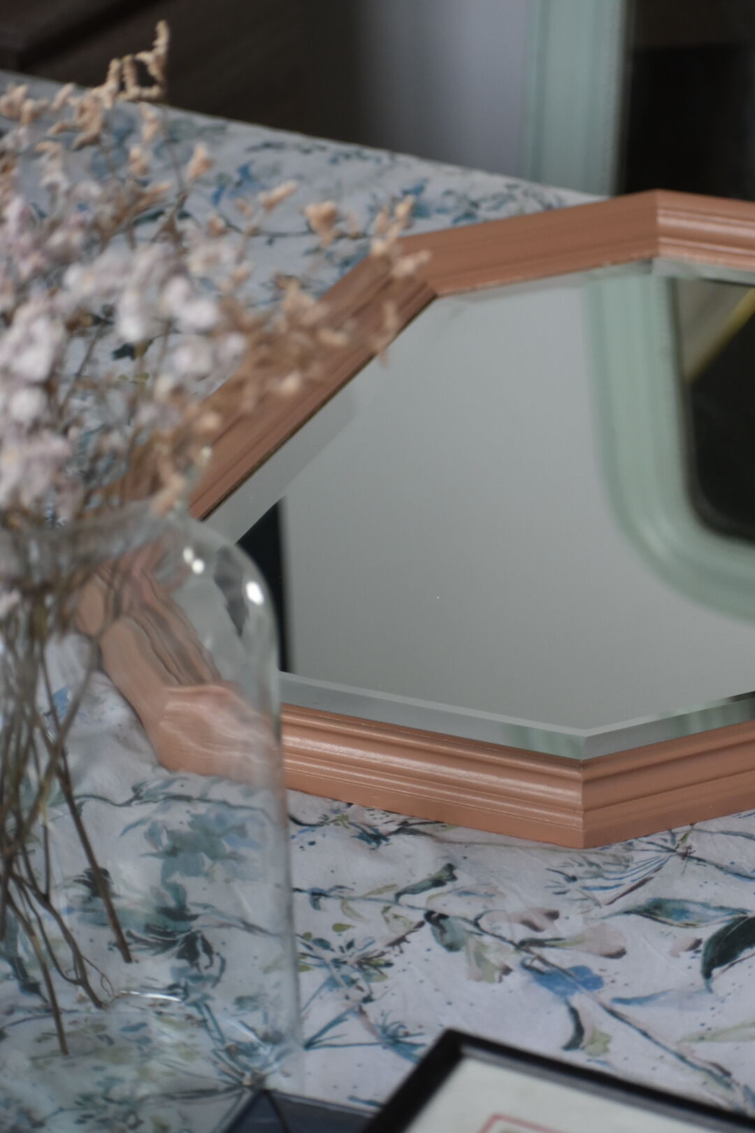 Bevelled mirror - 68x48cm