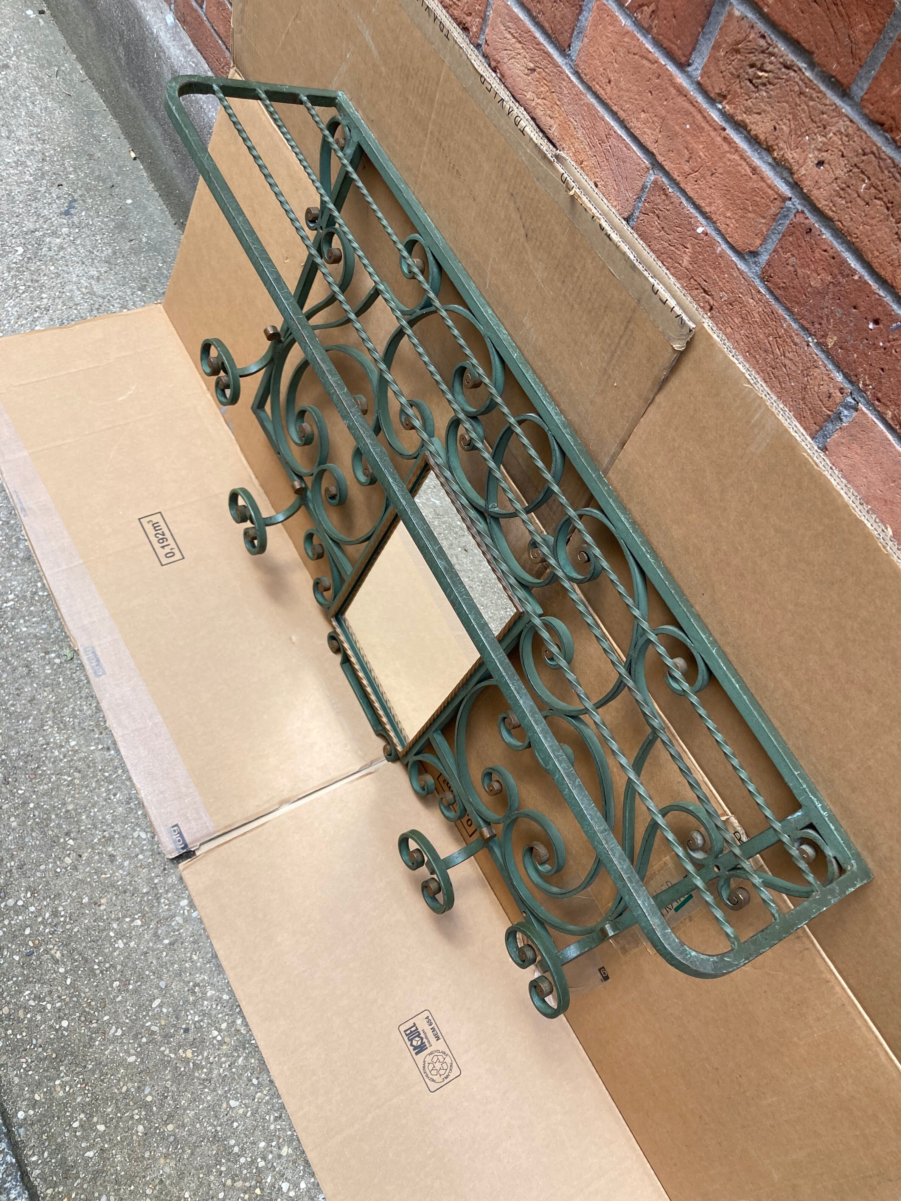 Bronze patina wall dressing room