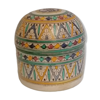 Covered pot, oriental ceramics. Fez, Morocco.