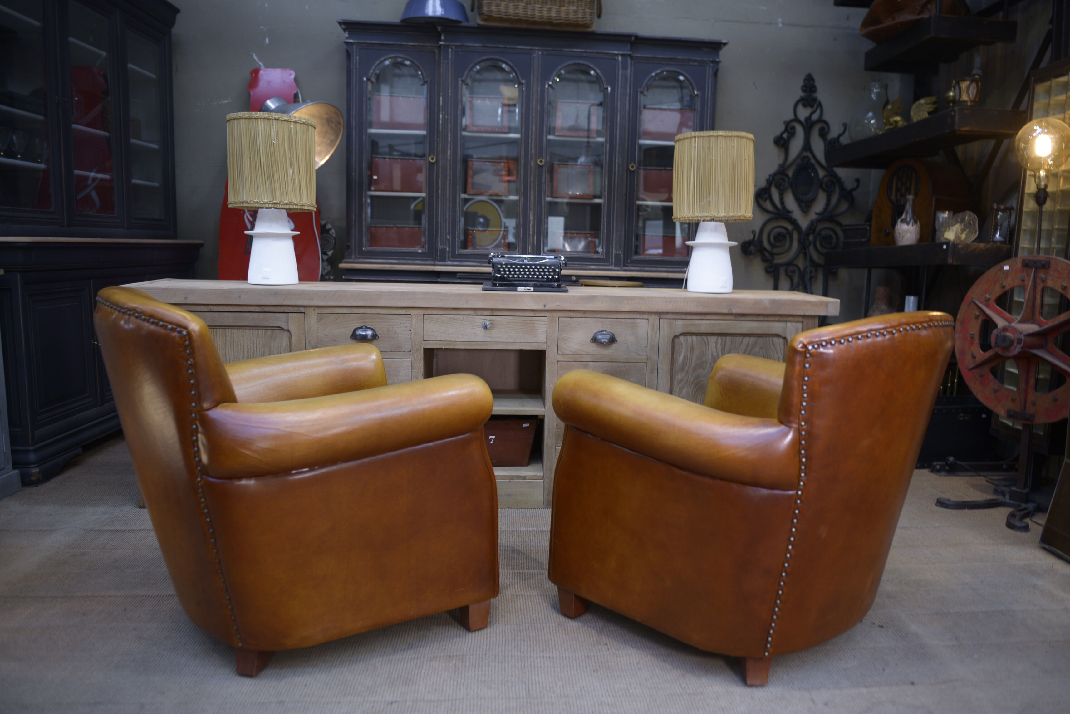 Paire de fauteuils club vintage en cuir