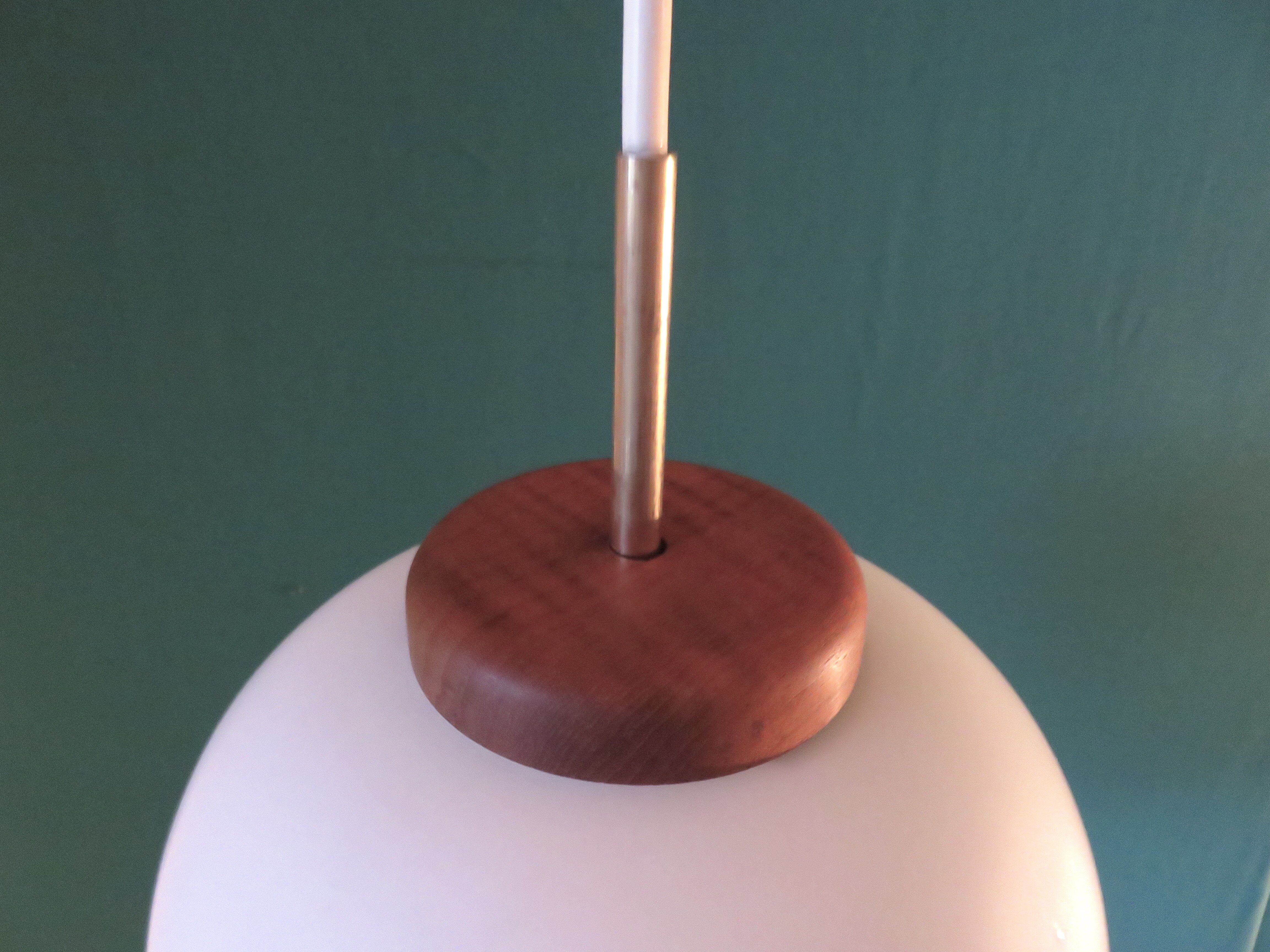 Suspension en opaline de Bent Karlby, Danemark, 1950