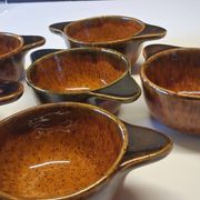 Lot de 6 bols à oreilles en grès en très bon état.