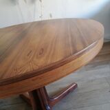 Extendable rosewood butterfly round table