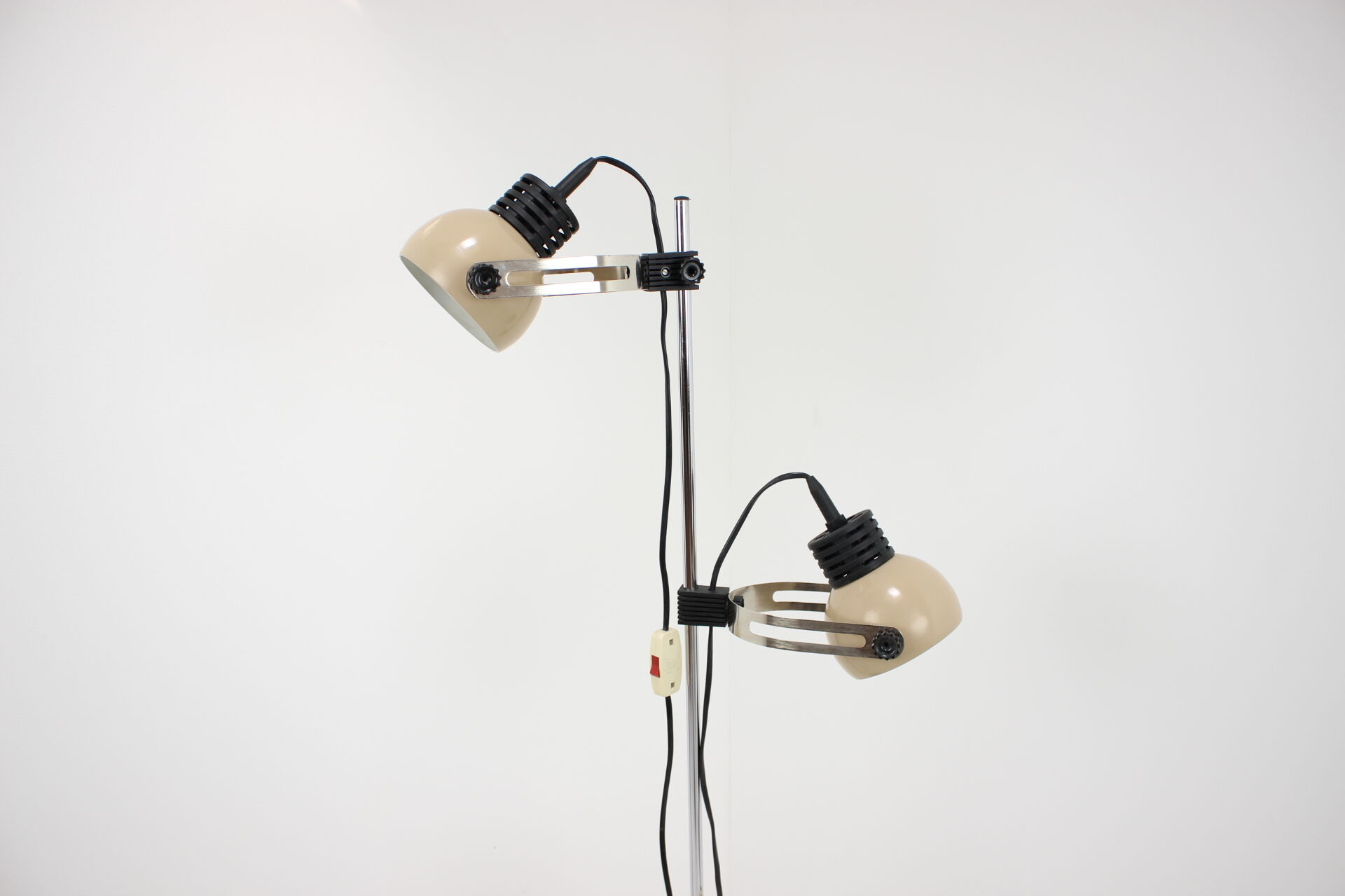 Mid-century adjustable floor lamp, 1970's.