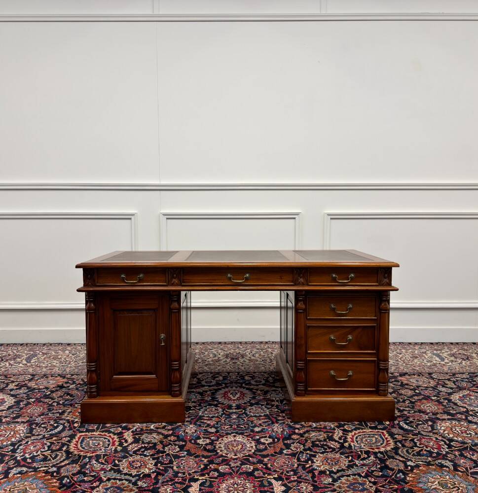 Classic English Desk Brown Leather