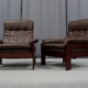 Pair of armchairs and ottoman in leather, 1970