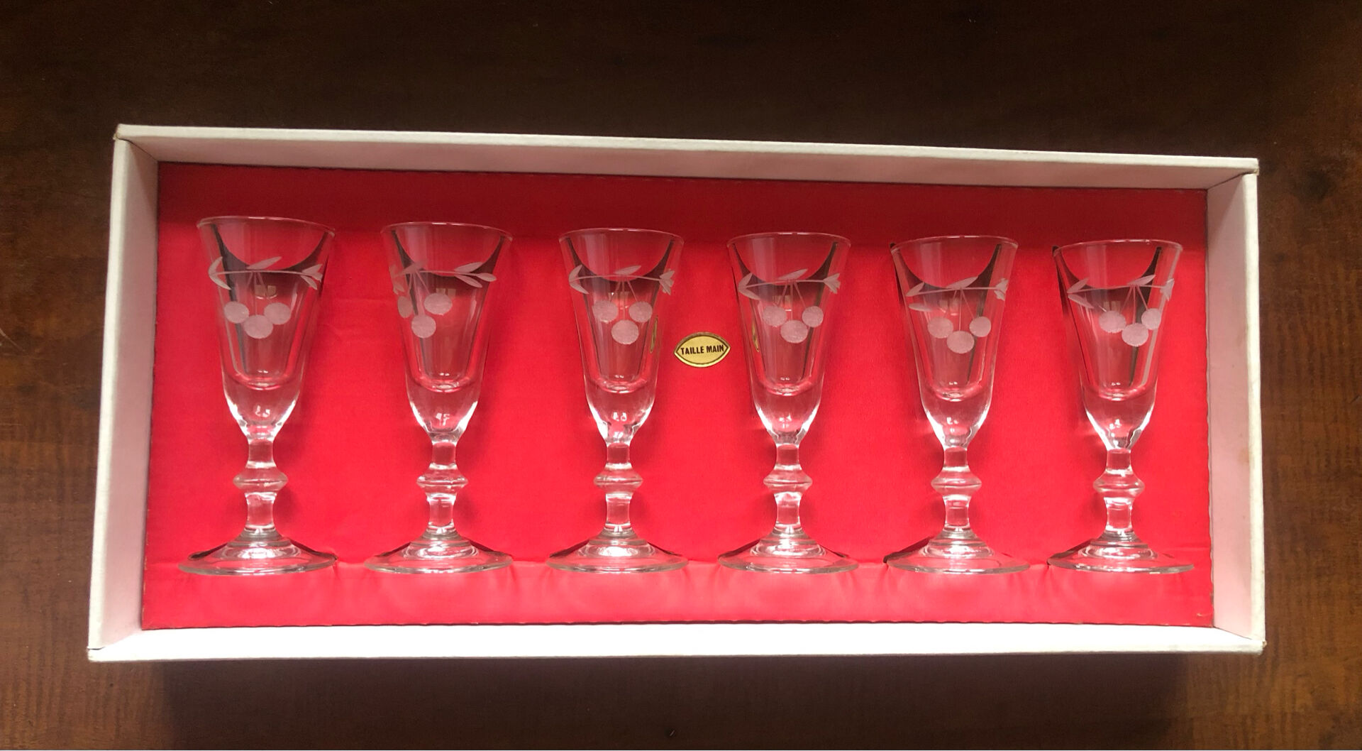6 vintage 60's liqueur glasses in their original box.