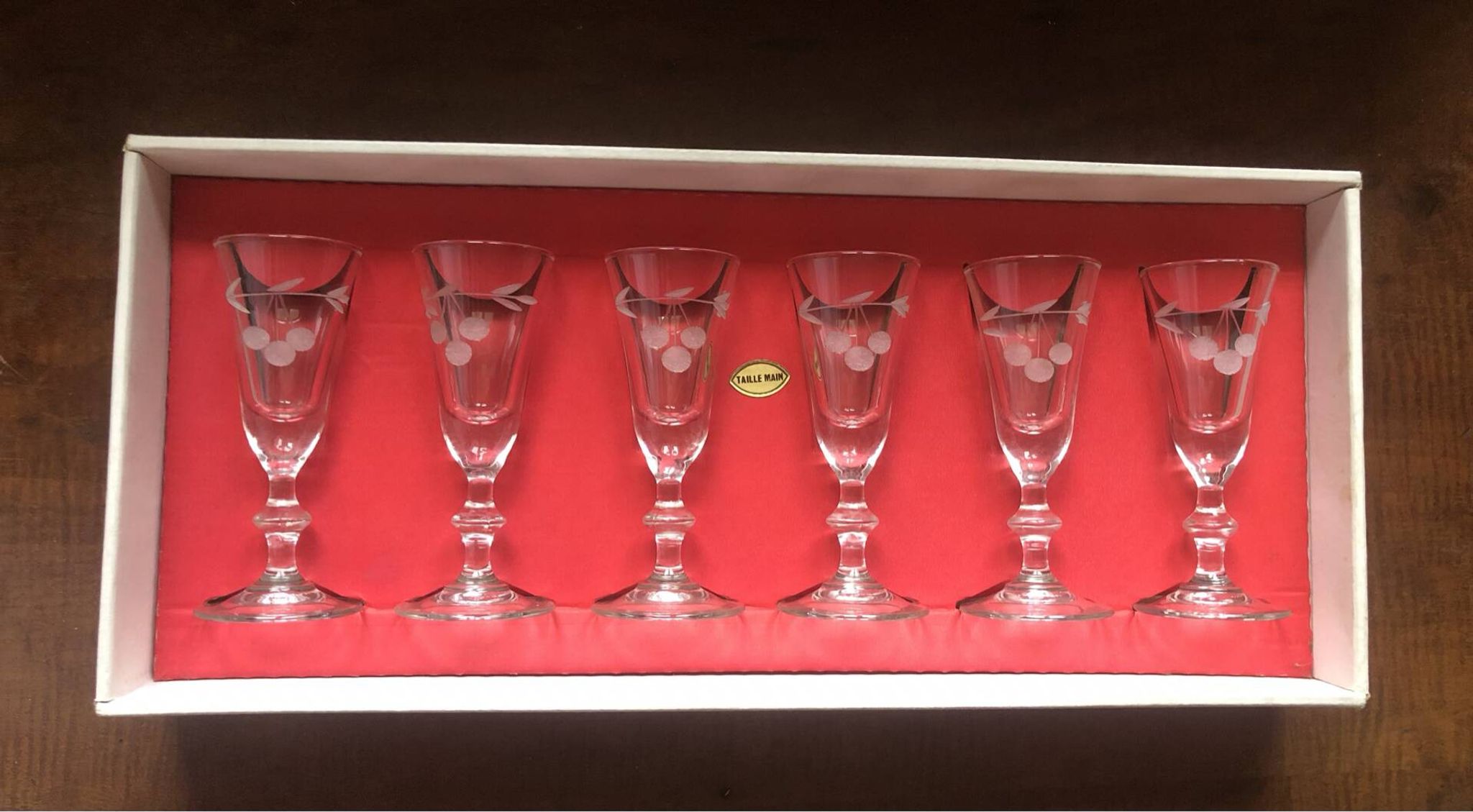 6 vintage 60's liqueur glasses in their original box.