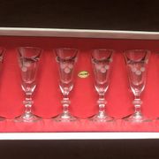 6 vintage 60's liqueur glasses in their original box.