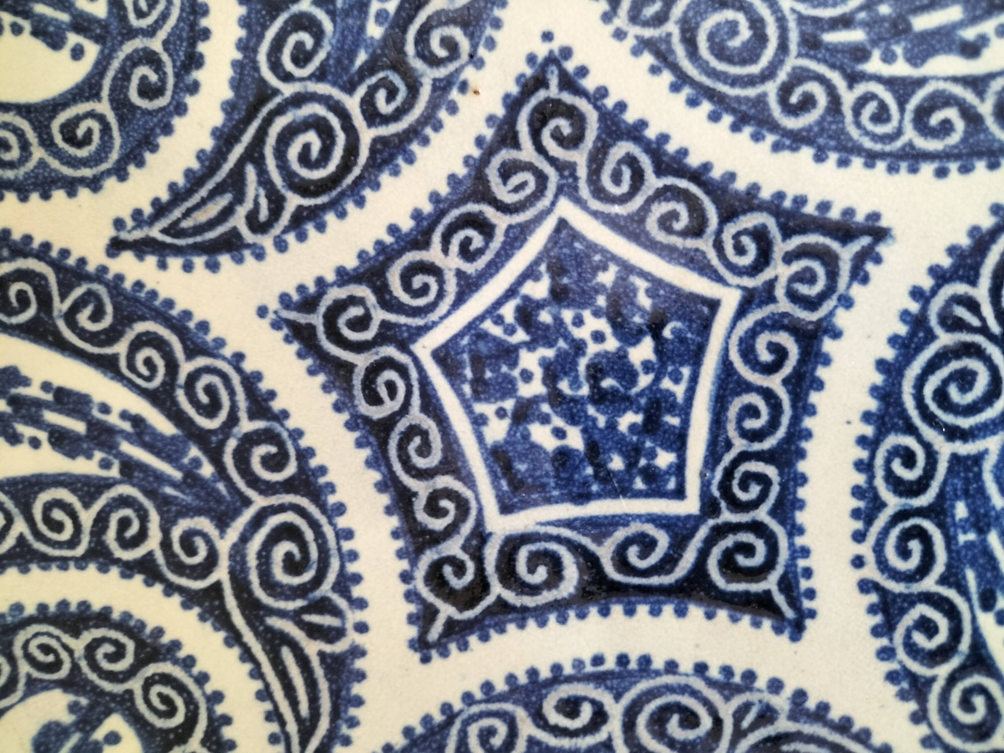 Large signed Moroccan bowl – Fez, in the style of the Serghini workshop