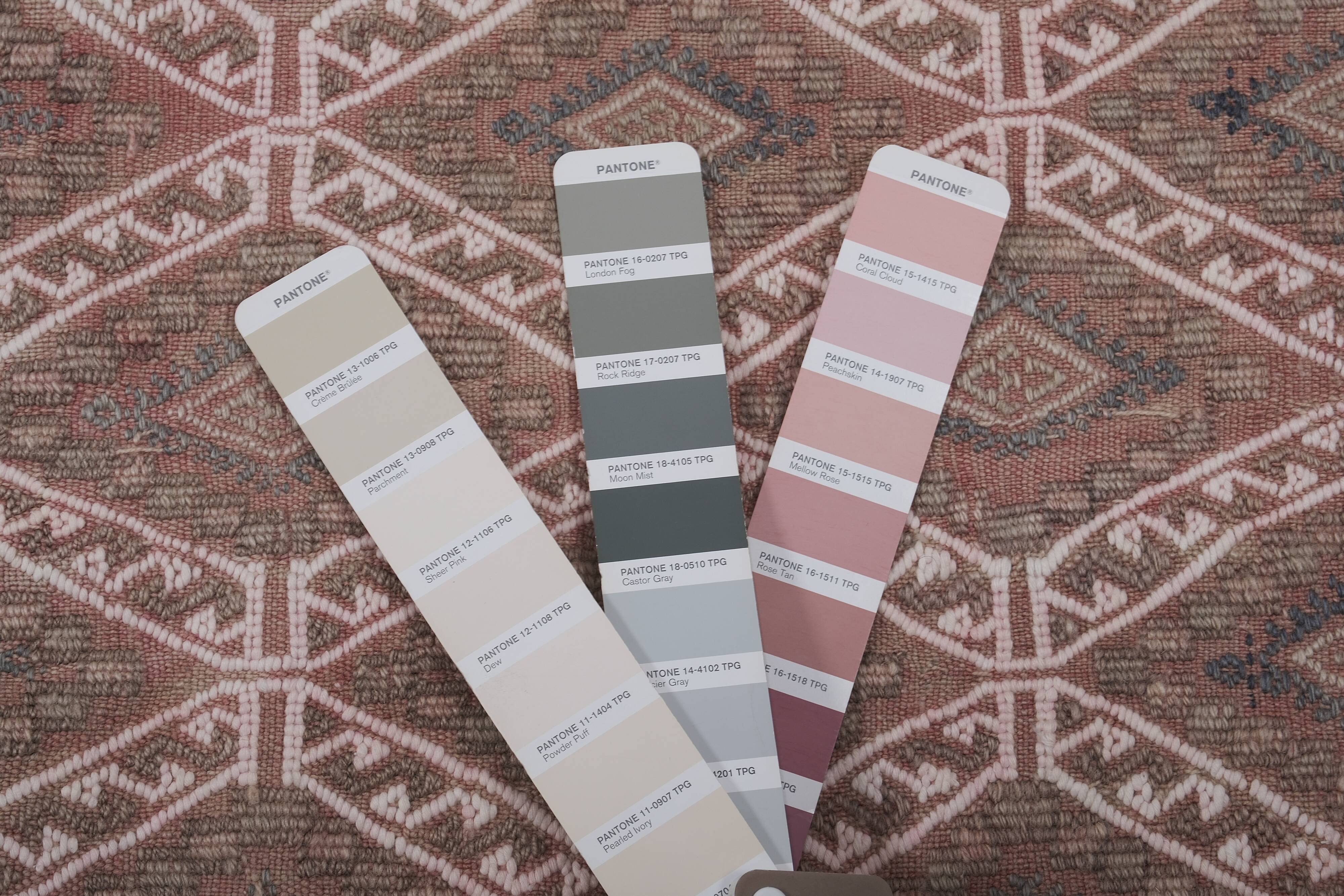 Vintage Turkish Oushak Rug Handwoven 167x238 cm