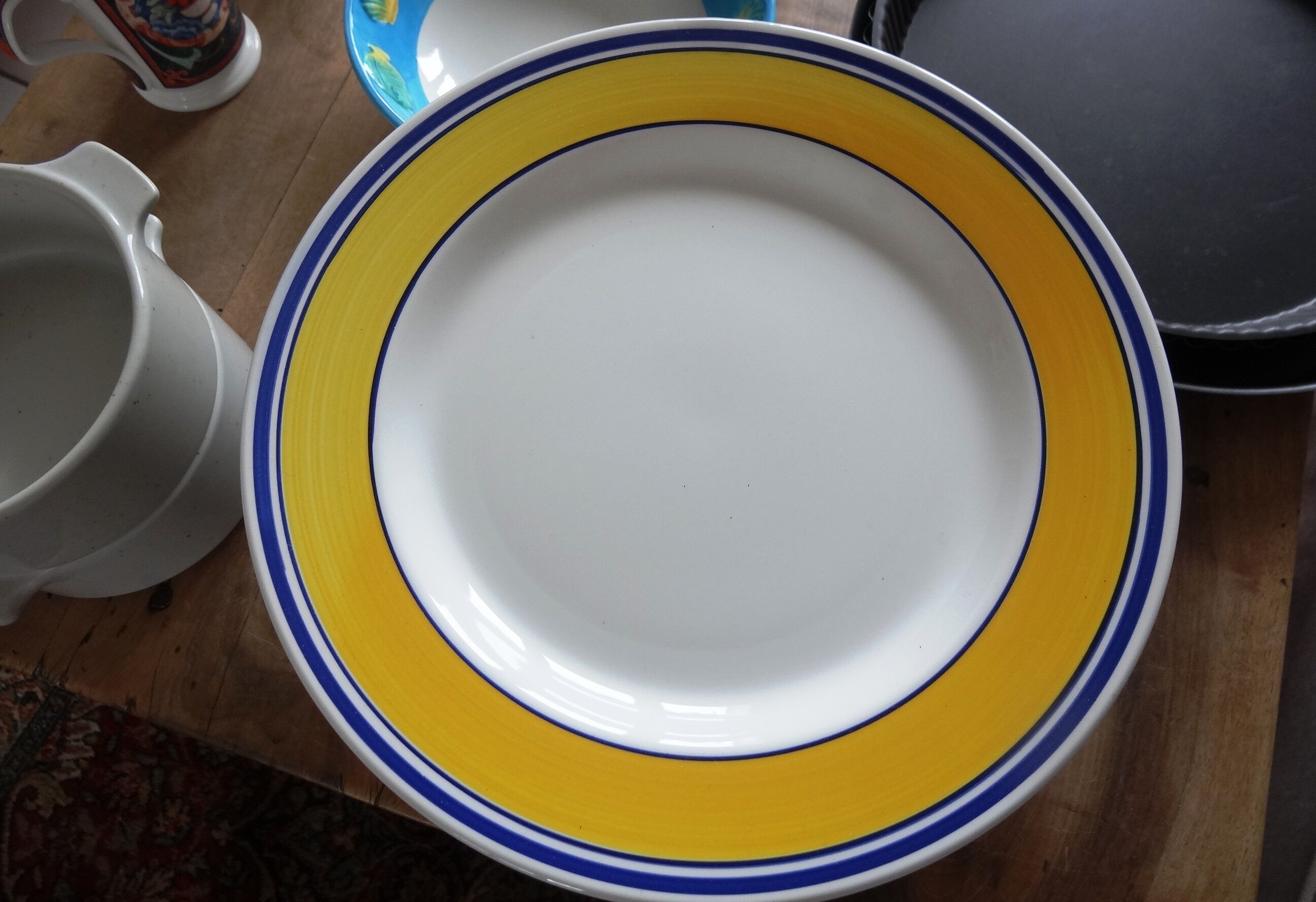 12 large Italian ceramic plates