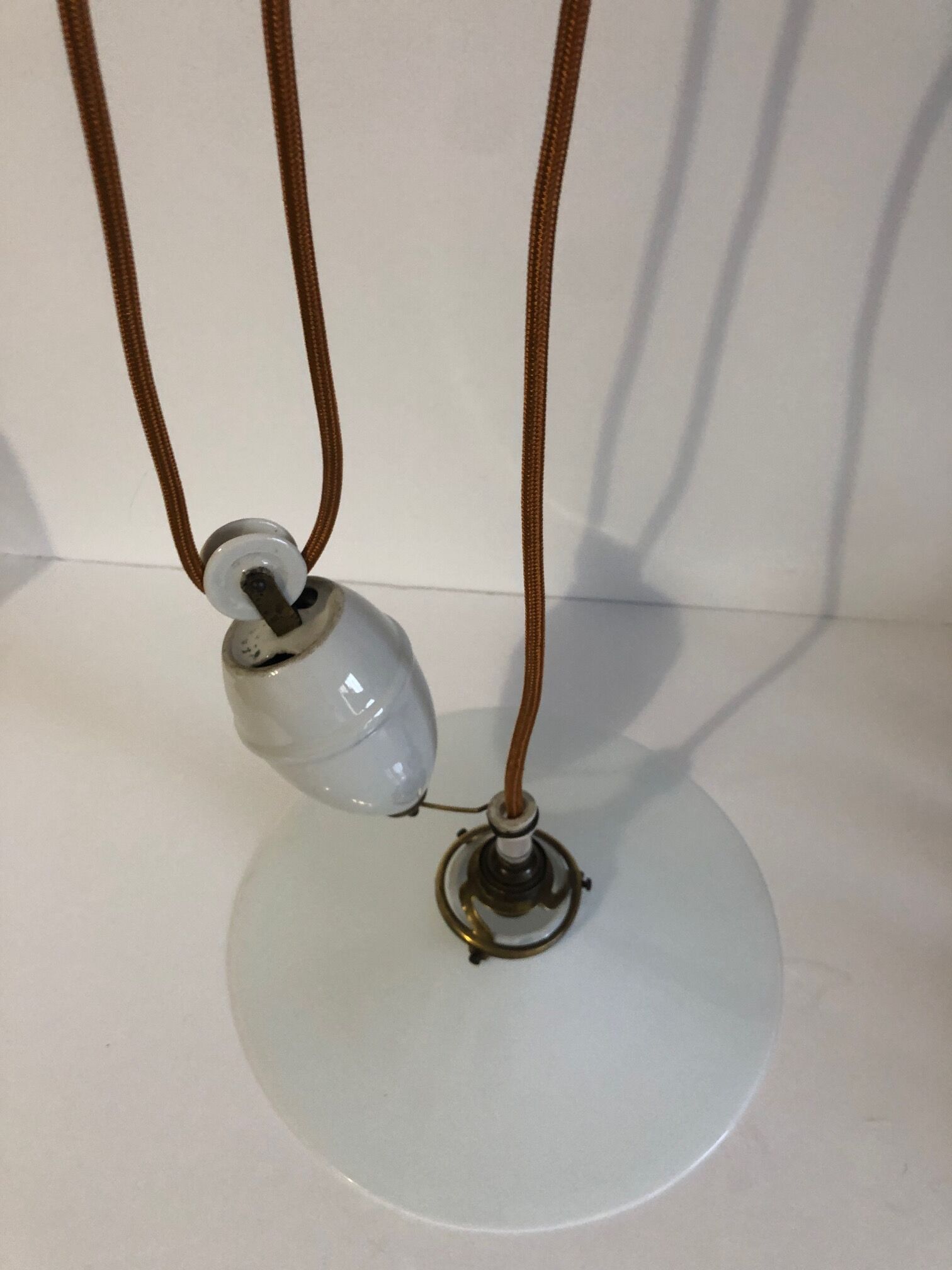 Suspension rises and falls in opaline