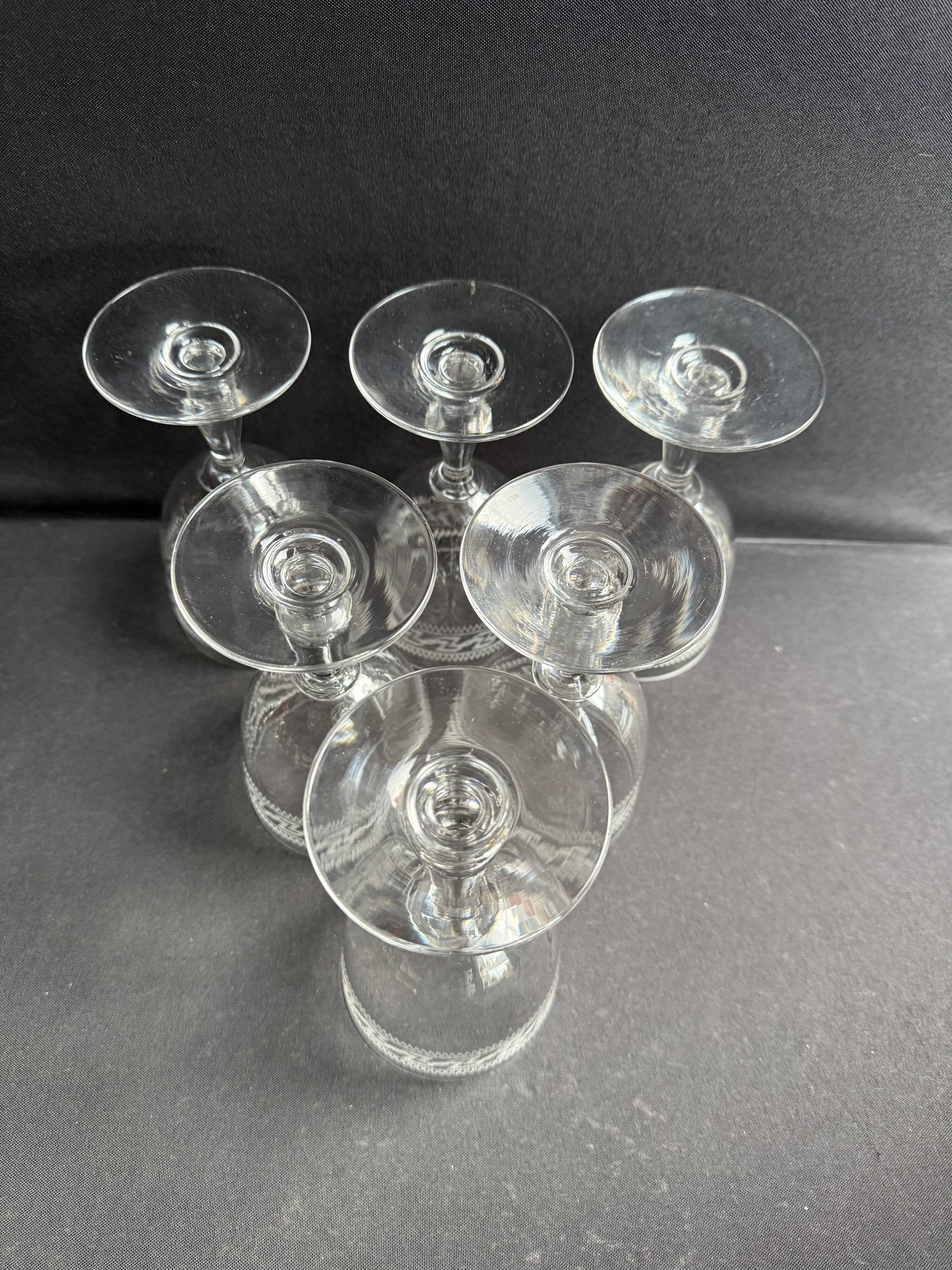 6 verres à eau Baccarat gravure Grecque inclinée
