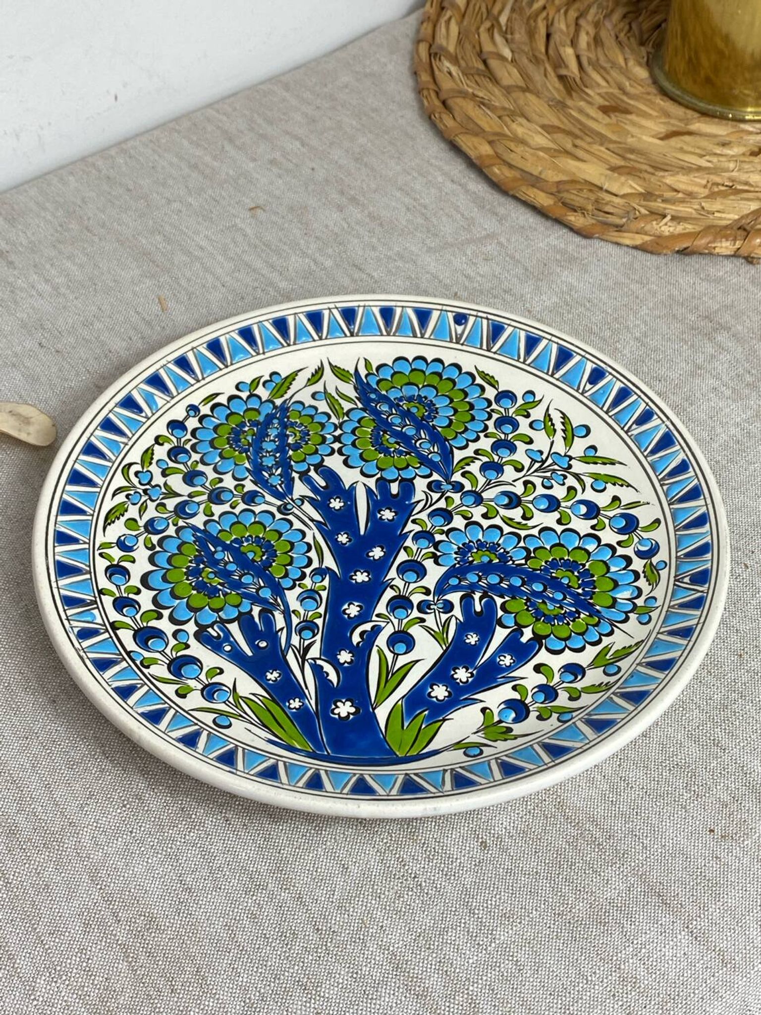 Assiette en majolique, Rodos