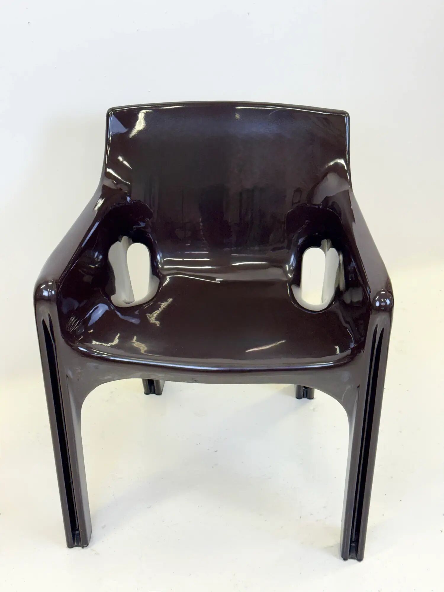 "Gaudì" Armchair Chocolate – Magistretti for Artemide, Italy, 1970
