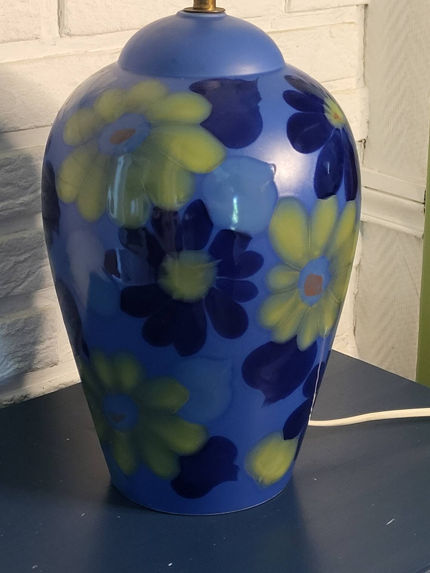 Table lamp