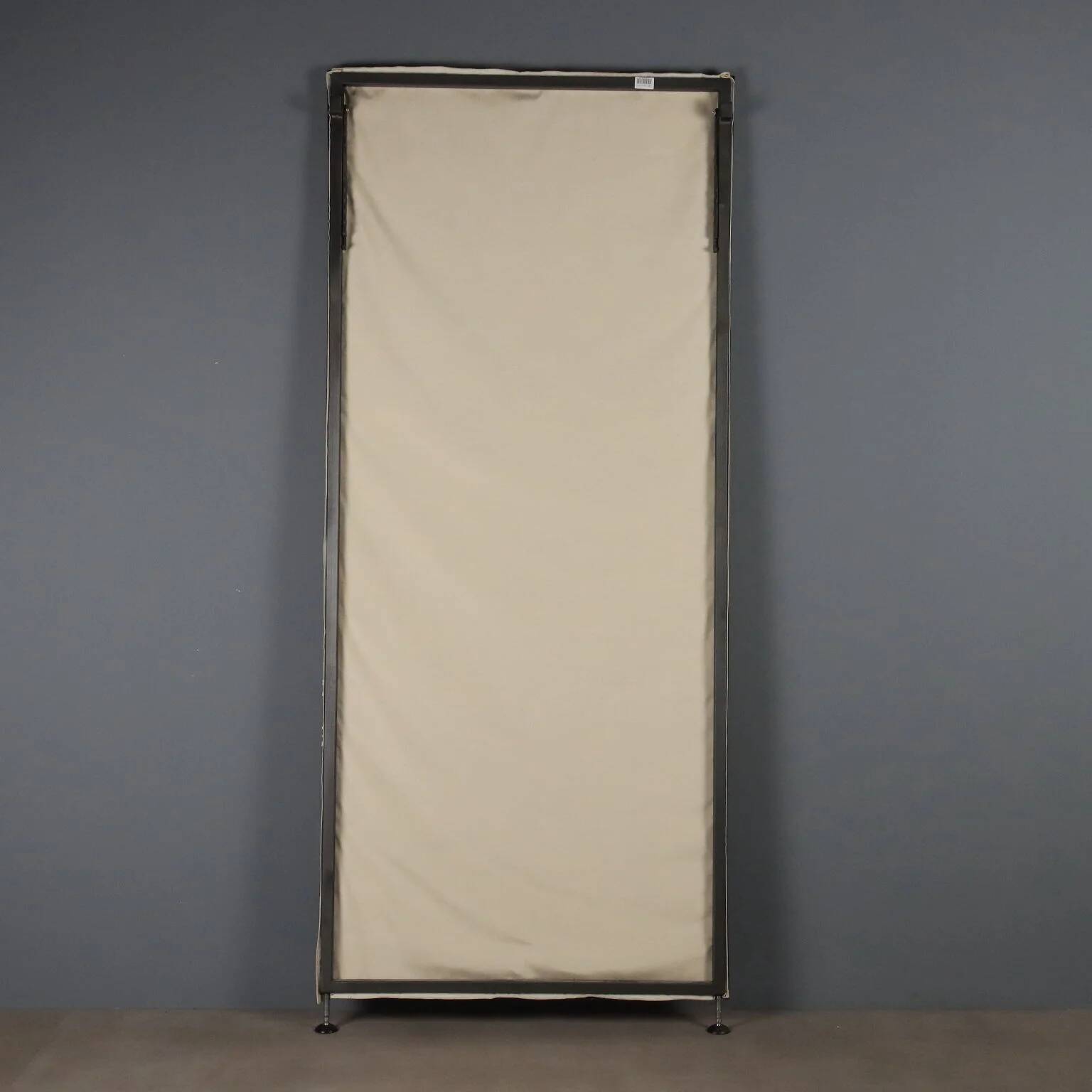 Large antique screen in coloured and embroidered silk, 19th century.