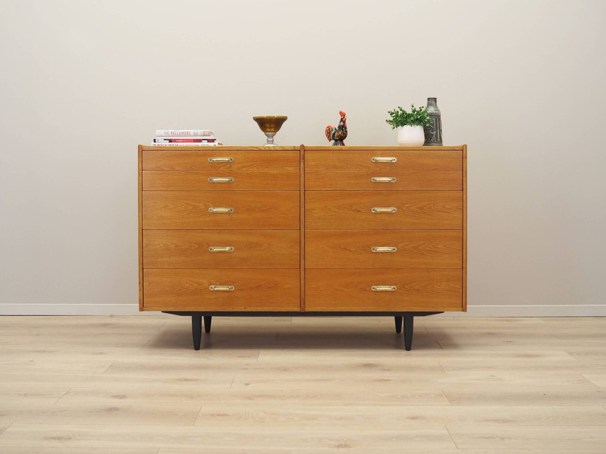 Commode en frêne, design danois, années 1960, fabricant : Lyby Møbler