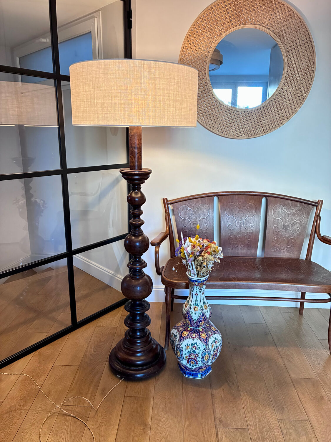 "Colonial" floor lamp in solid wood - 1960.