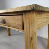 Farm table