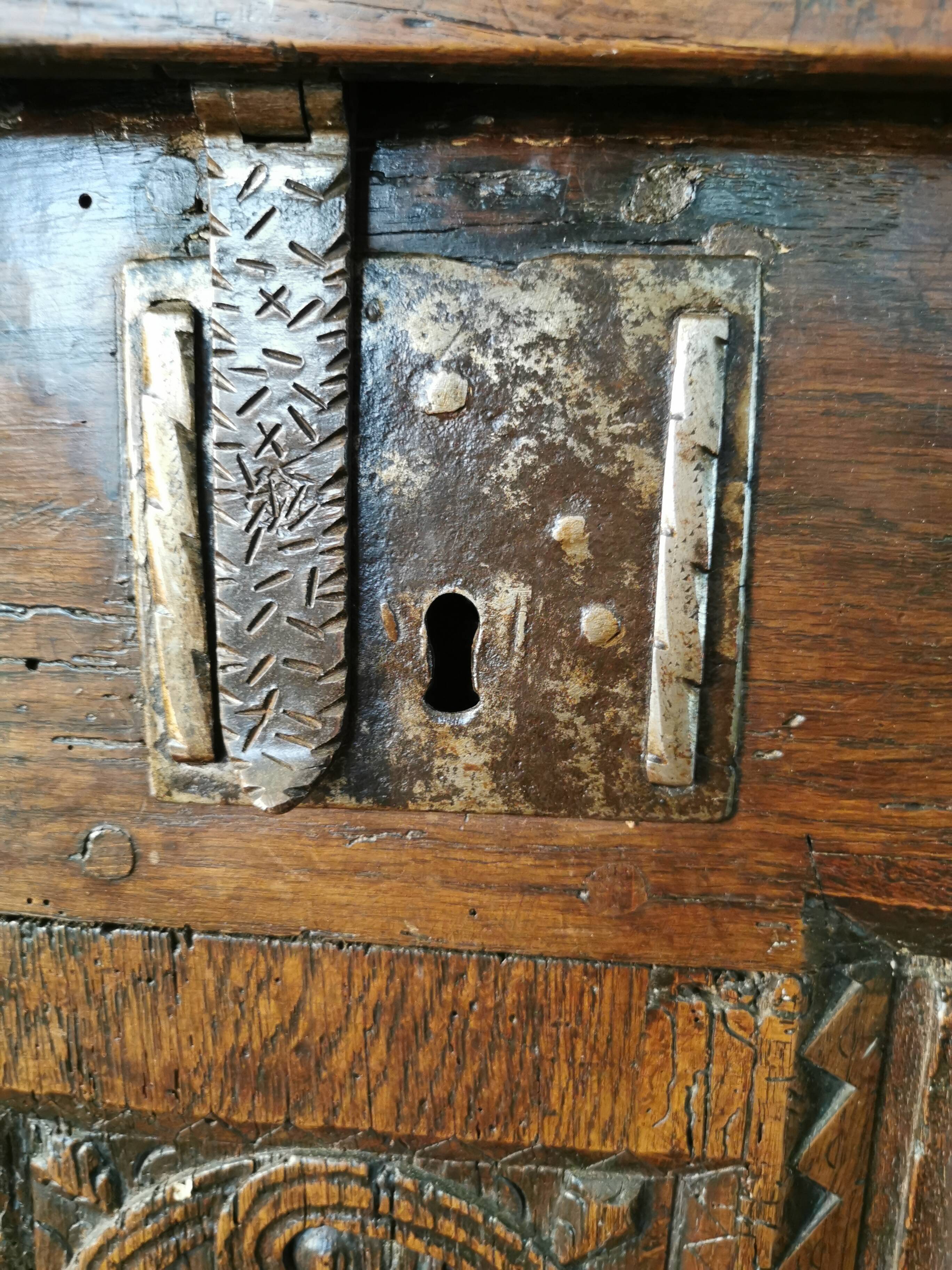 Coffre du château fin 17ème