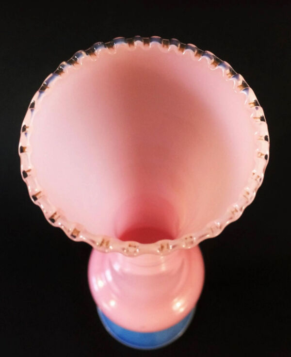 Vase en Opaline Rose 1920