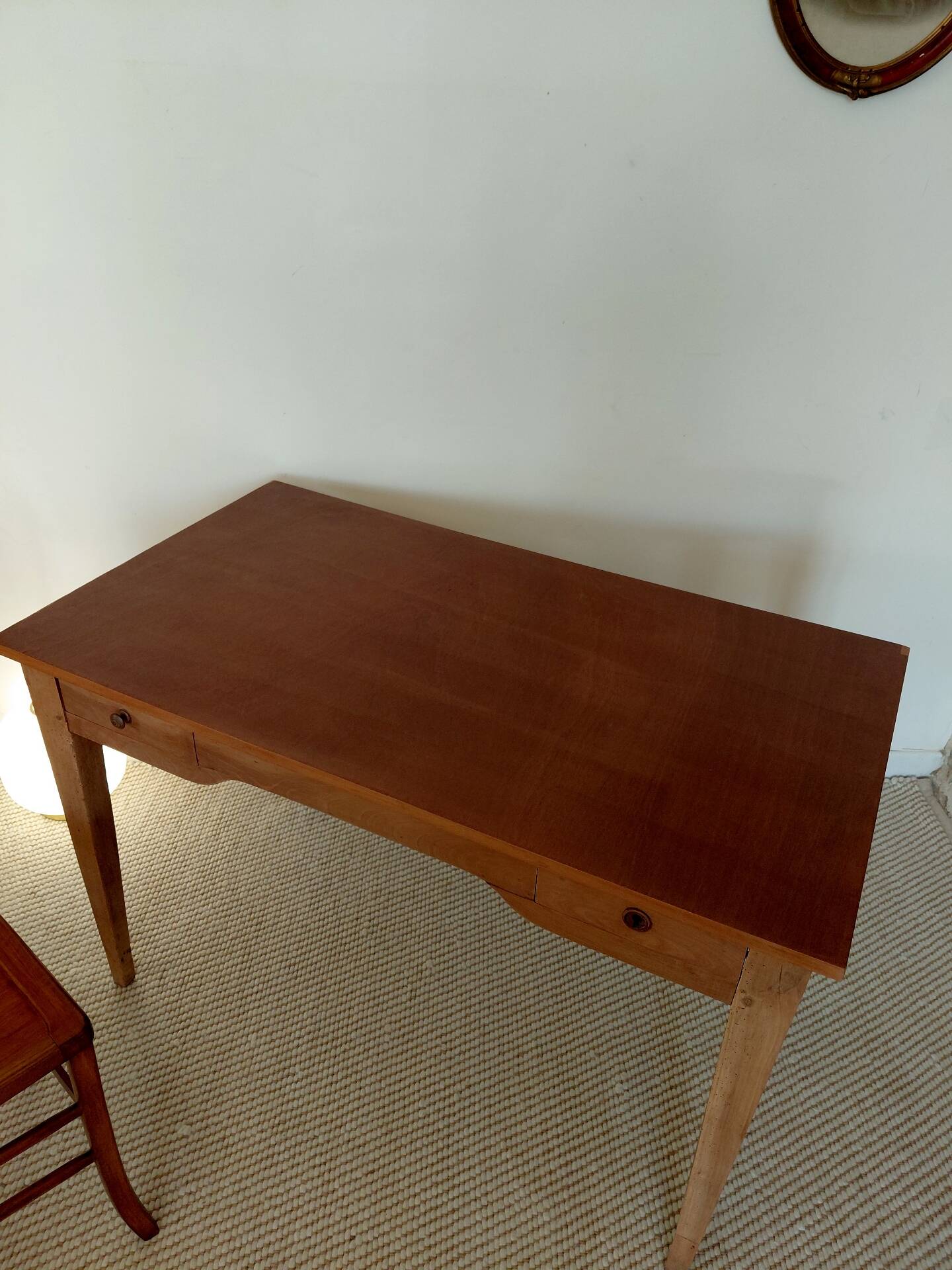 Bureau ancien à double tiroir, pieds gainés, XIXème